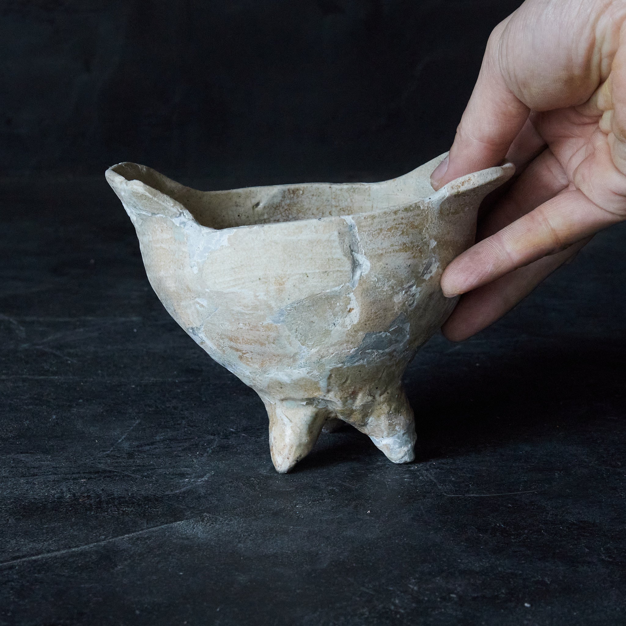 JUE-SHAPED RITUAL VESSEL, Katade, with three legs, Joseon Dynasty(1392–1897CE)