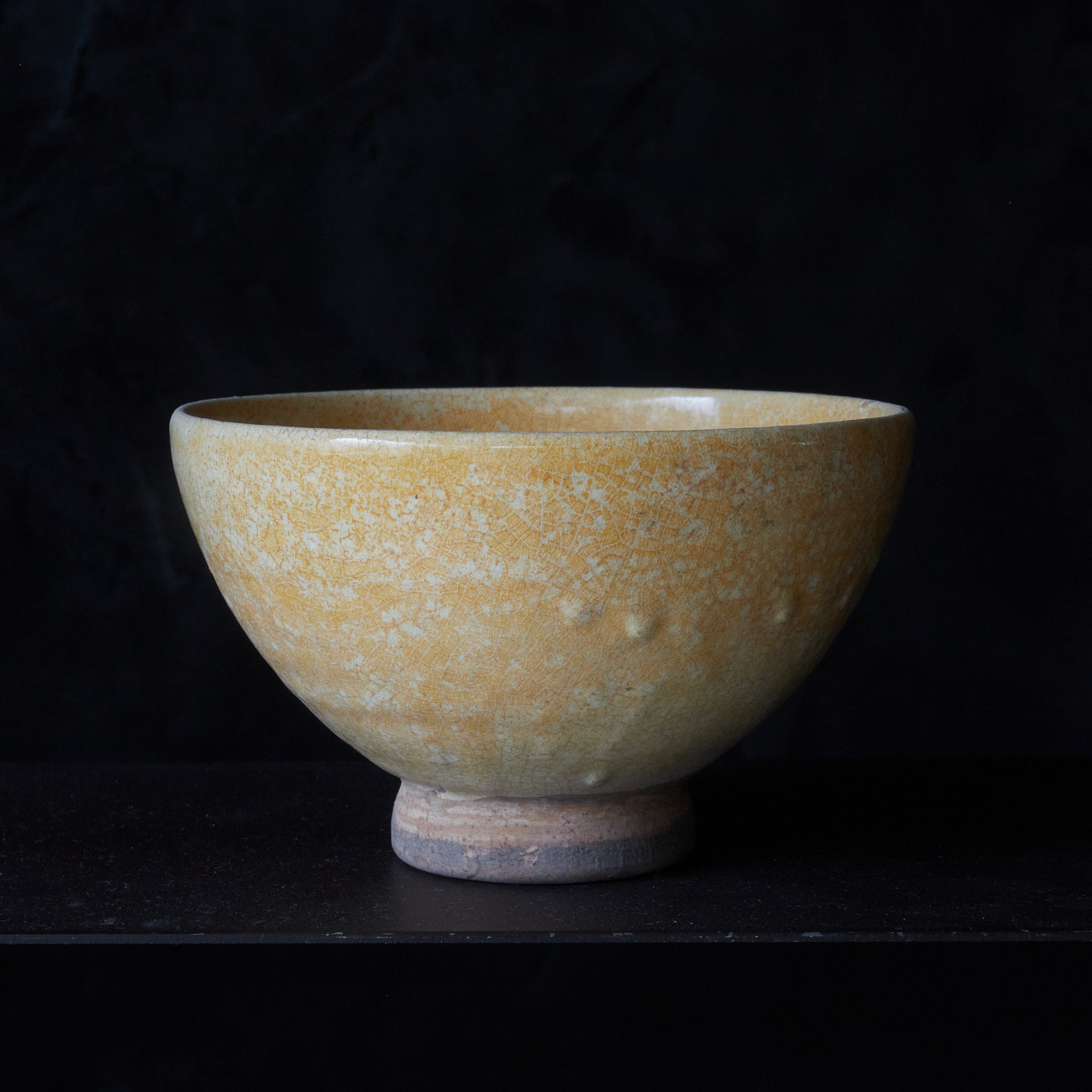 クメール朝 灰釉茶碗(中世:12–16世紀)