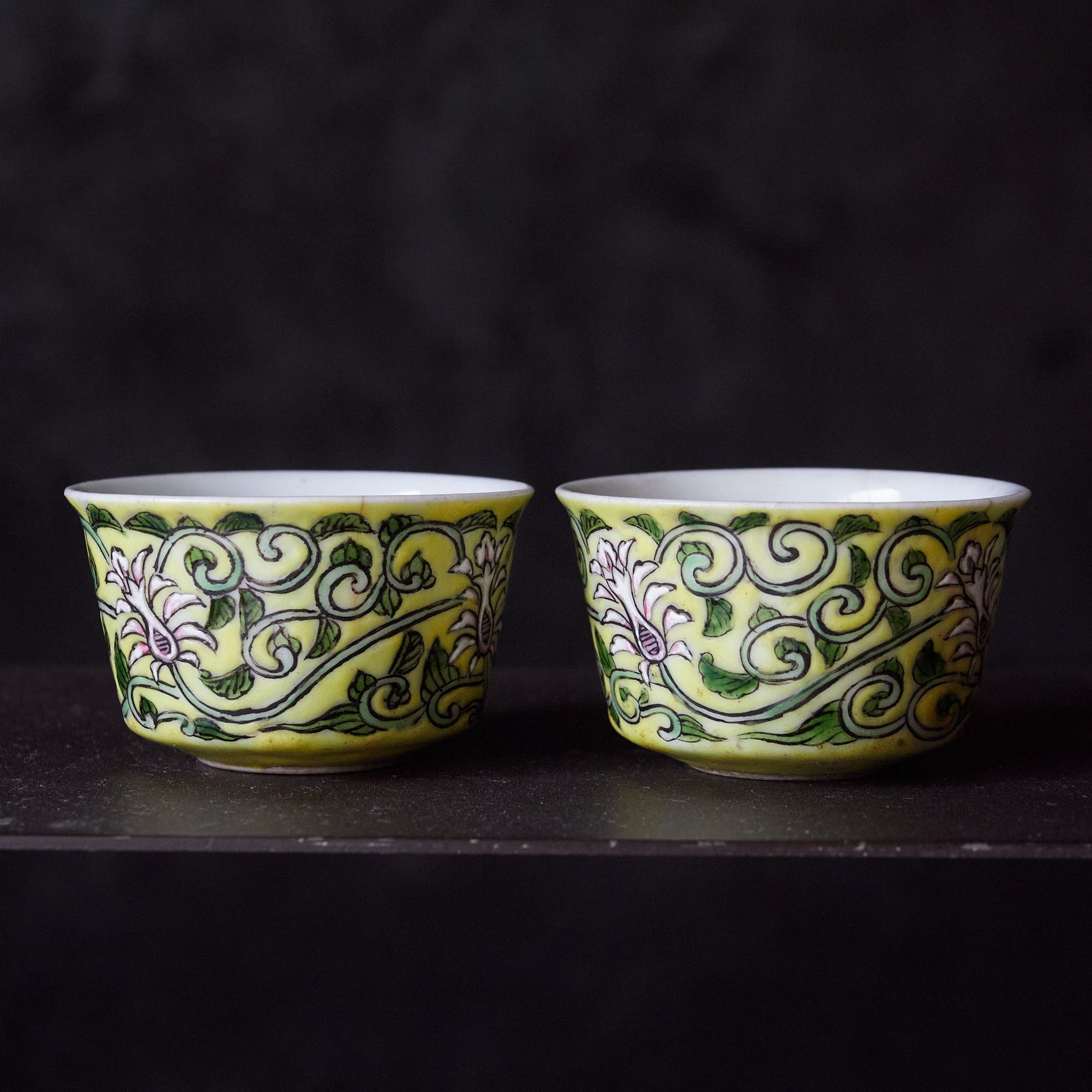 清代 粉彩杯 一対(1616–1911 CE)