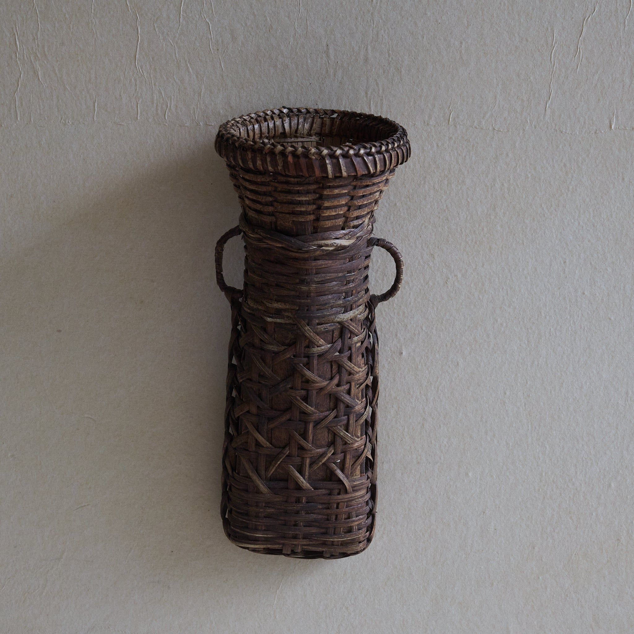 FLORERO COLGANTE DE BAMBÚ, Período Showa(1926–1989 d. C.)