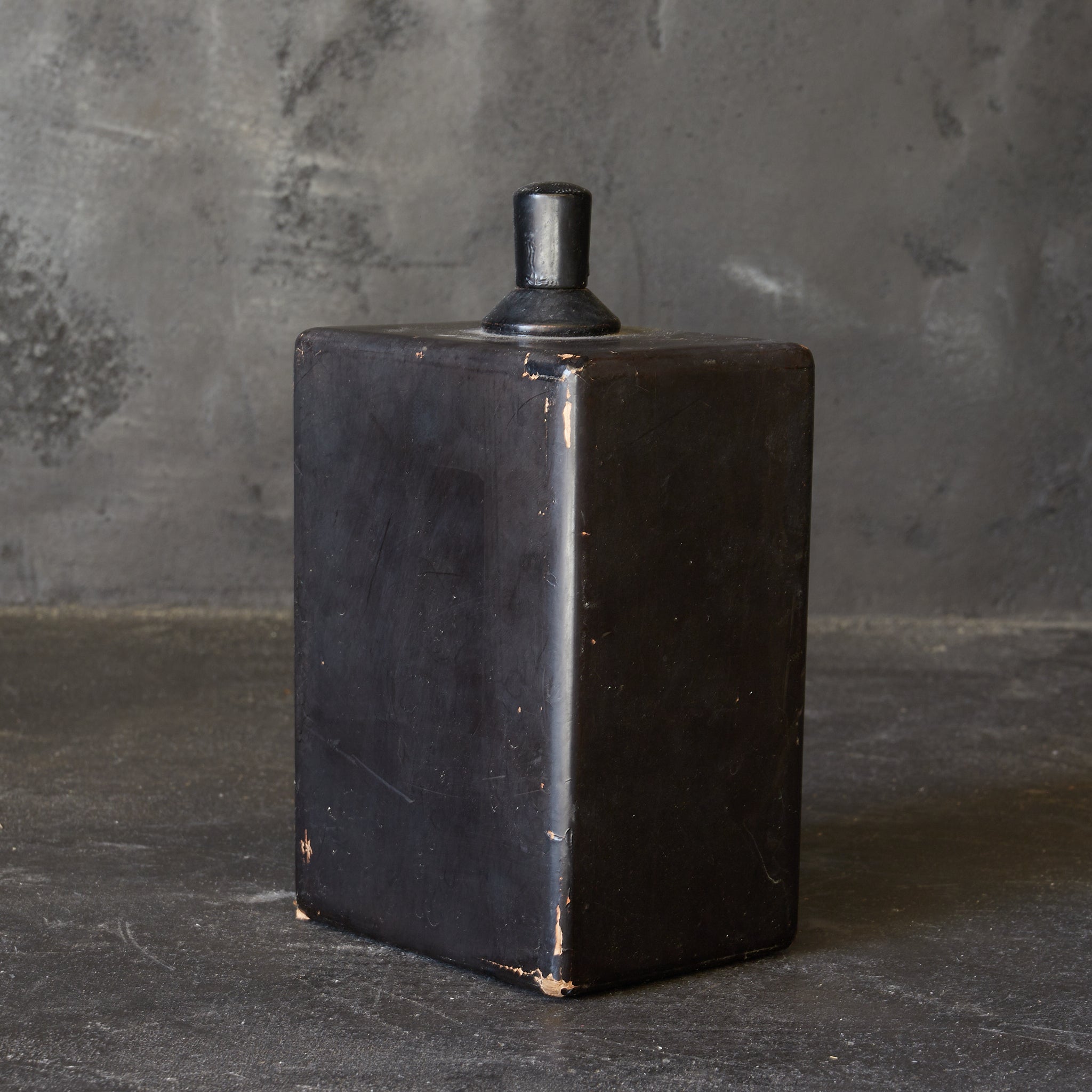 BOTELLA DE AGUA ANGULAR, Período Edo(1603–1867 d. C.)
