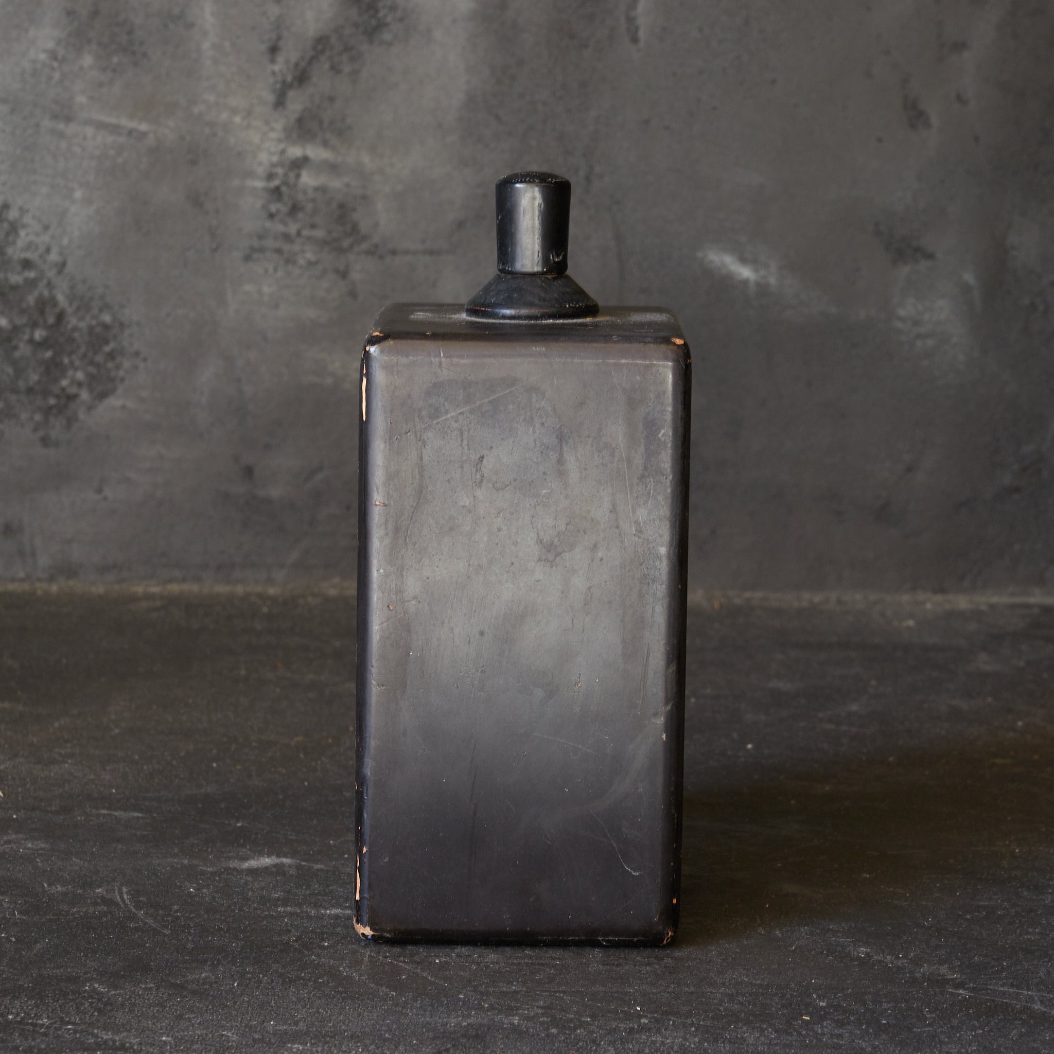 BOTELLA DE AGUA ANGULAR, Período Edo(1603–1867 d. C.)