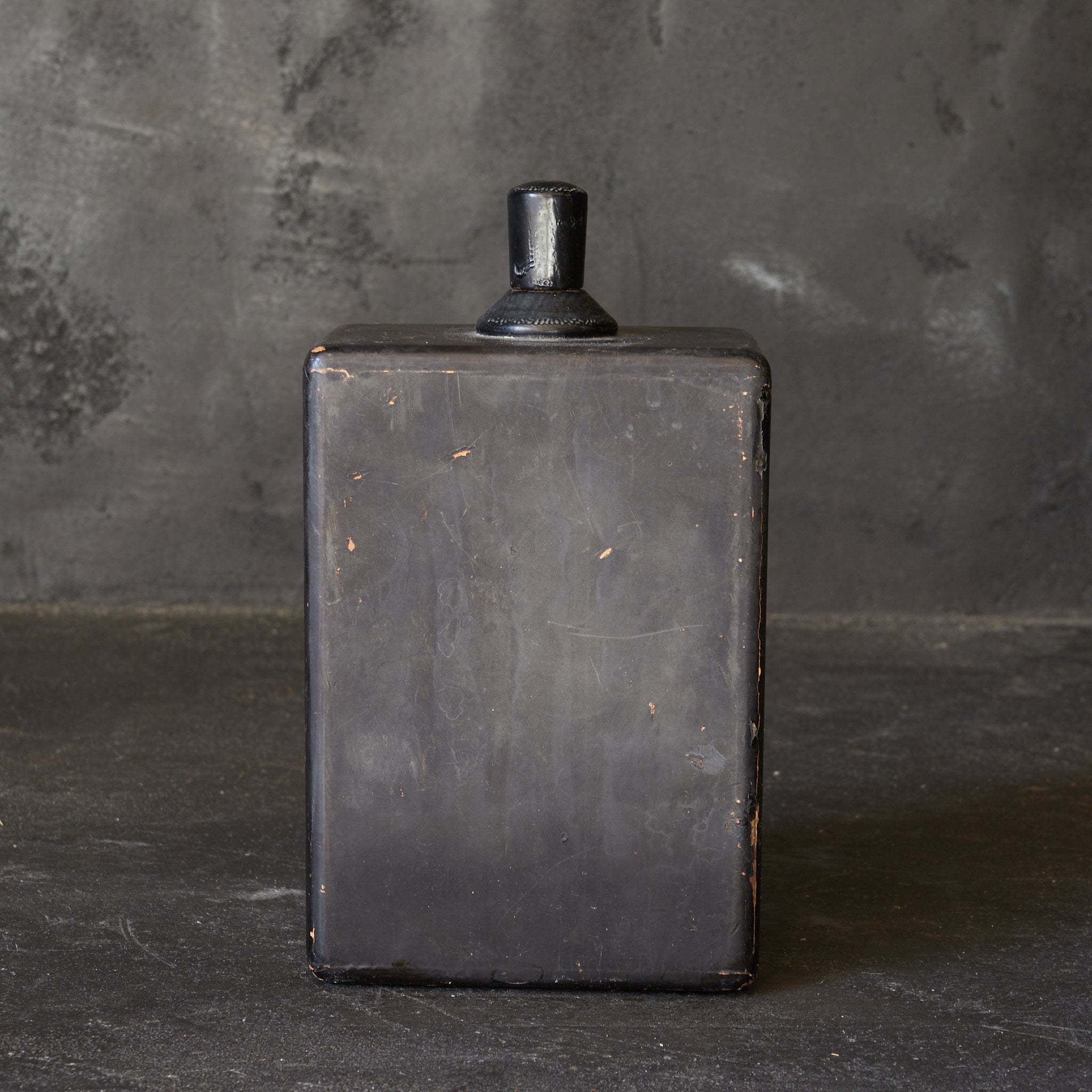 BOTELLA DE AGUA ANGULAR, Período Edo(1603–1867 d. C.)
