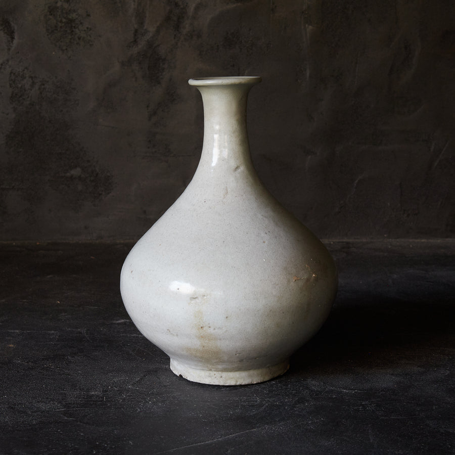 李朝 白磁下蕪瓶(1392–1897 CE)