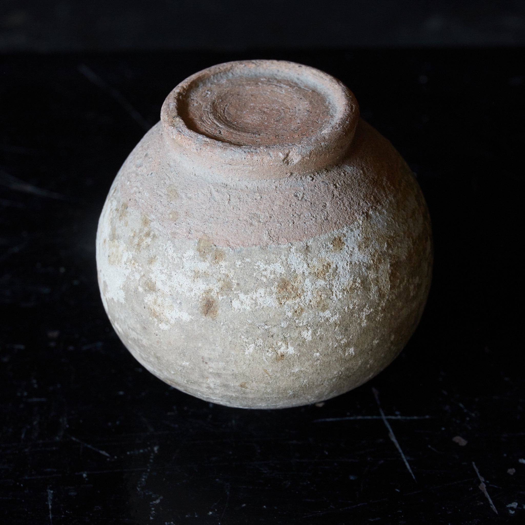 KLEINES GEFÄSS, Sawankhalok-Keramik, Mittelalter(12.–16. Jahrhundert)