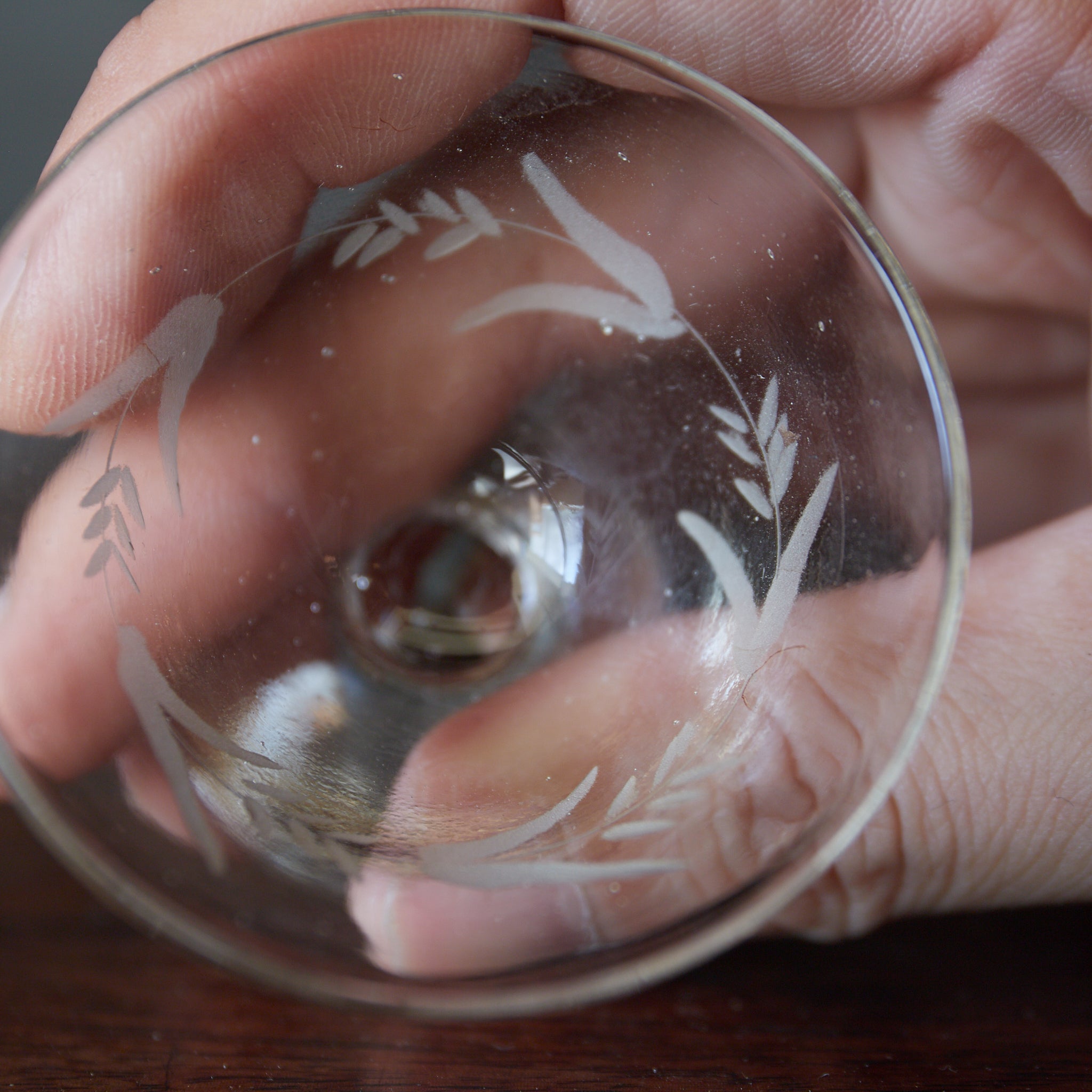 TAZA DE SAKE / UTENSILIOS PARA SAKE, Cristal tallado Kiriko, con envoltorio, Período Meiji(1868–1912 d. C.)