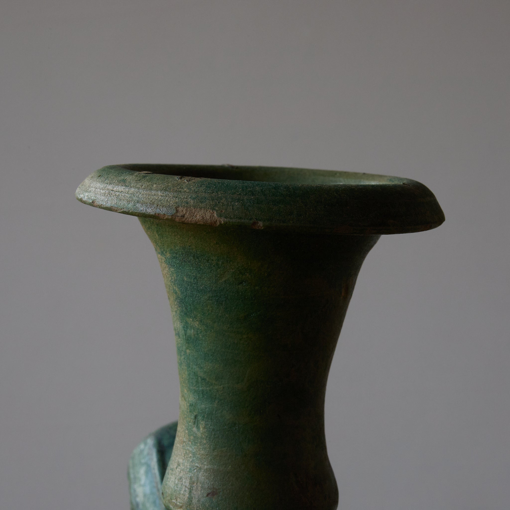 KENDI-KRUG, Grün glasiert, mit holzkiste, Ming-Dynastie(1368–1644 n. Chr.)