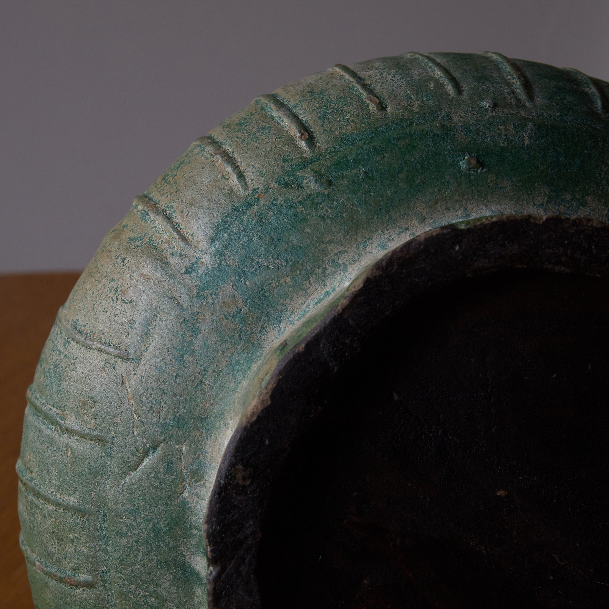 KENDI-KRUG, Grün glasiert, mit holzkiste, Ming-Dynastie(1368–1644 n. Chr.)