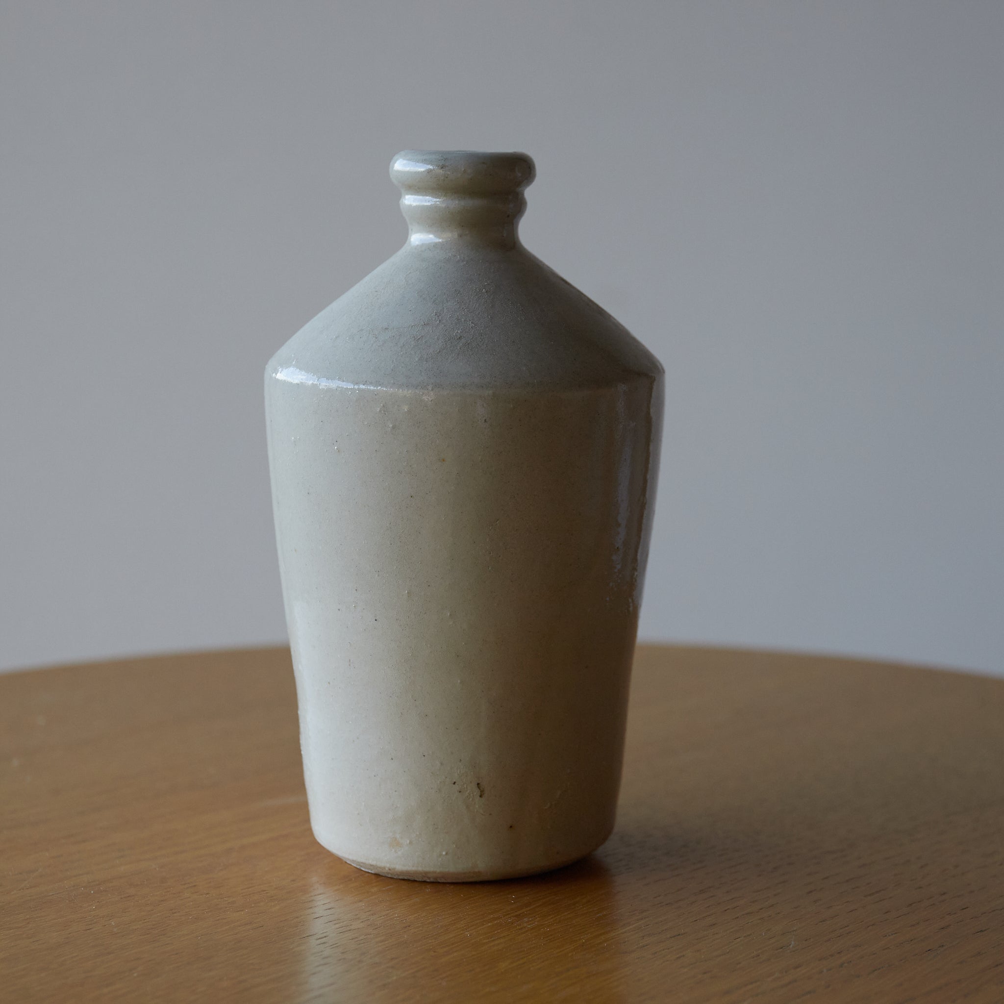 BOUTEILLE COMPRA, Bleue sous couverte avec motif japansoya, Période Edo(1603–1867 apr. J.-C.)