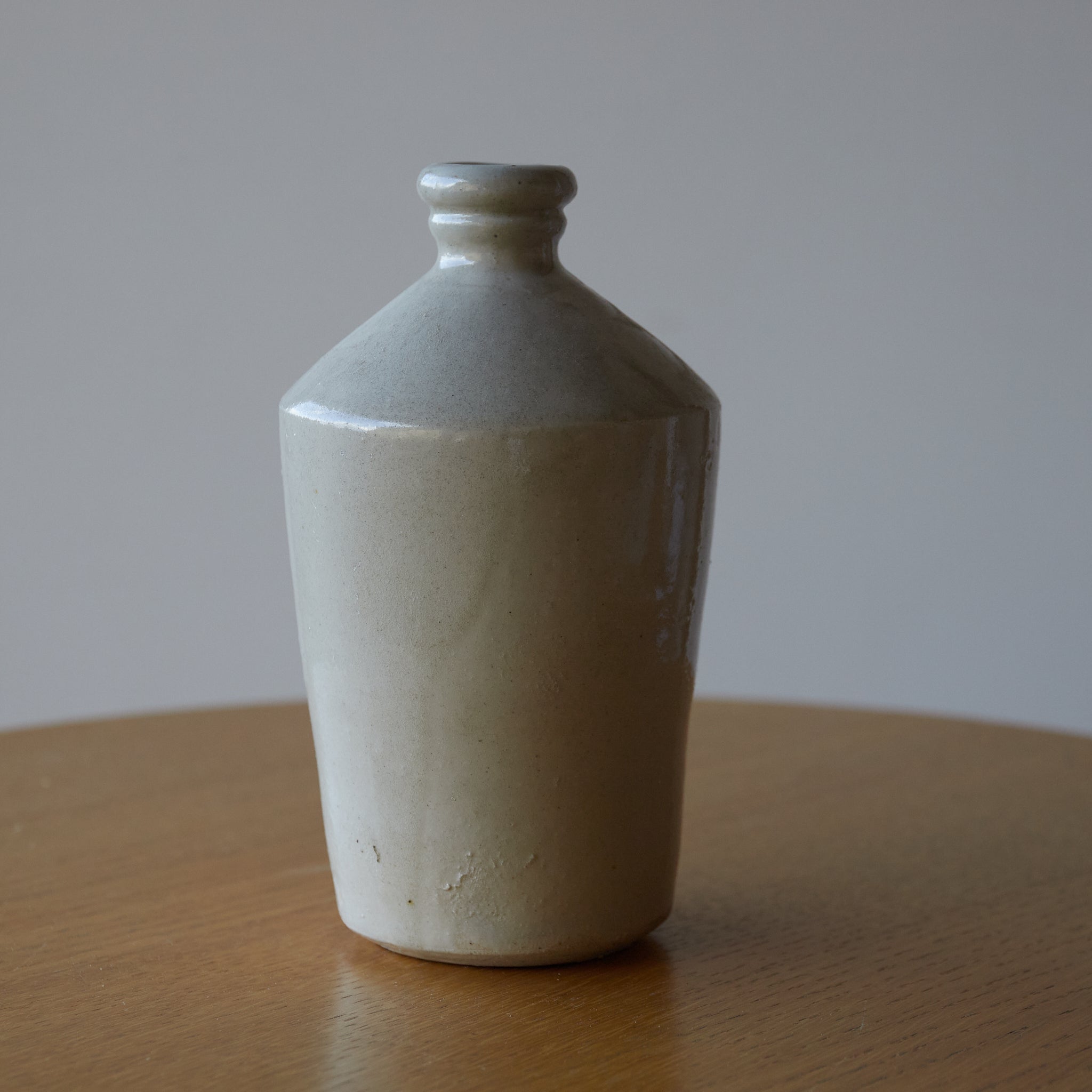 BOUTEILLE COMPRA, Bleue sous couverte avec motif japansoya, Période Edo(1603–1867 apr. J.-C.)