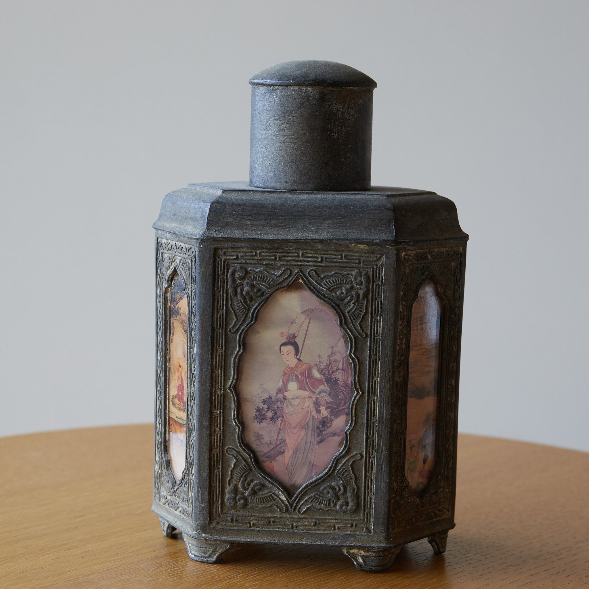 TARRO PARA TÉ DE ESTAÑO VIEJO, Dinastía Qing(1616–1911 d. C.)