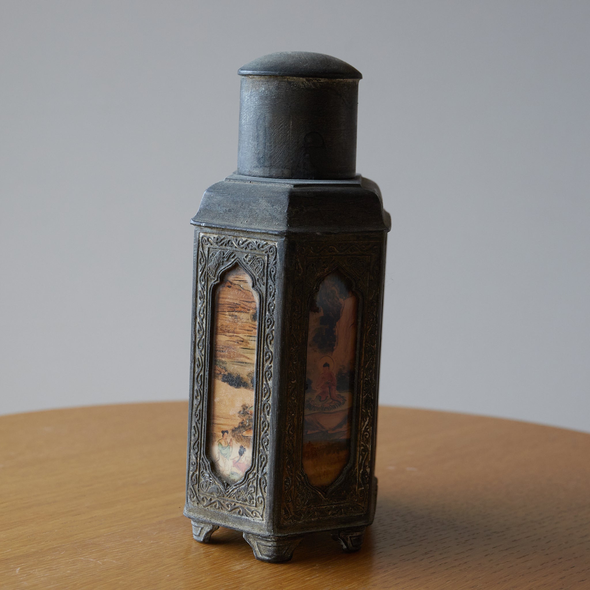 TARRO PARA TÉ DE ESTAÑO VIEJO, Dinastía Qing(1616–1911 d. C.)