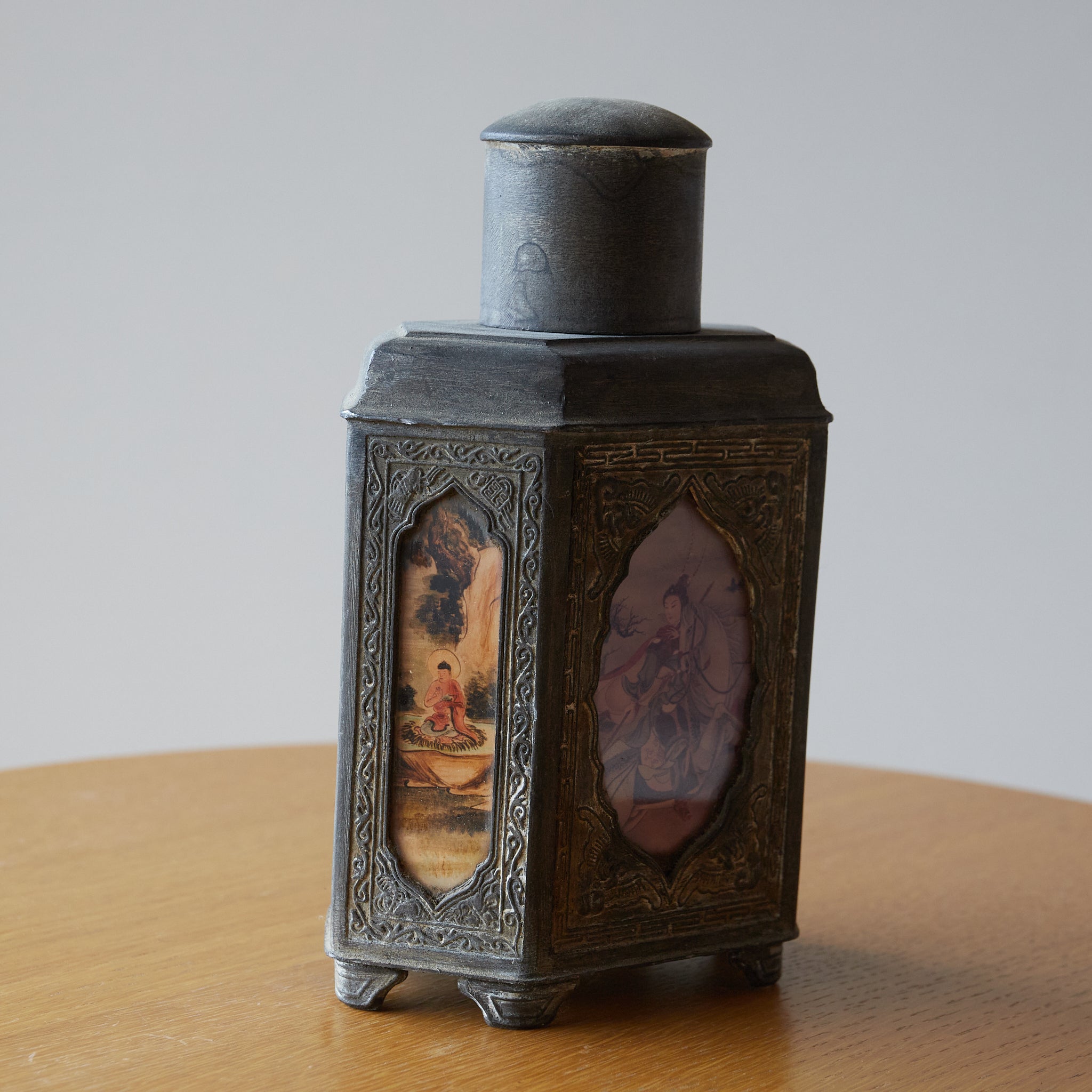 TARRO PARA TÉ DE ESTAÑO VIEJO, Dinastía Qing(1616–1911 d. C.)