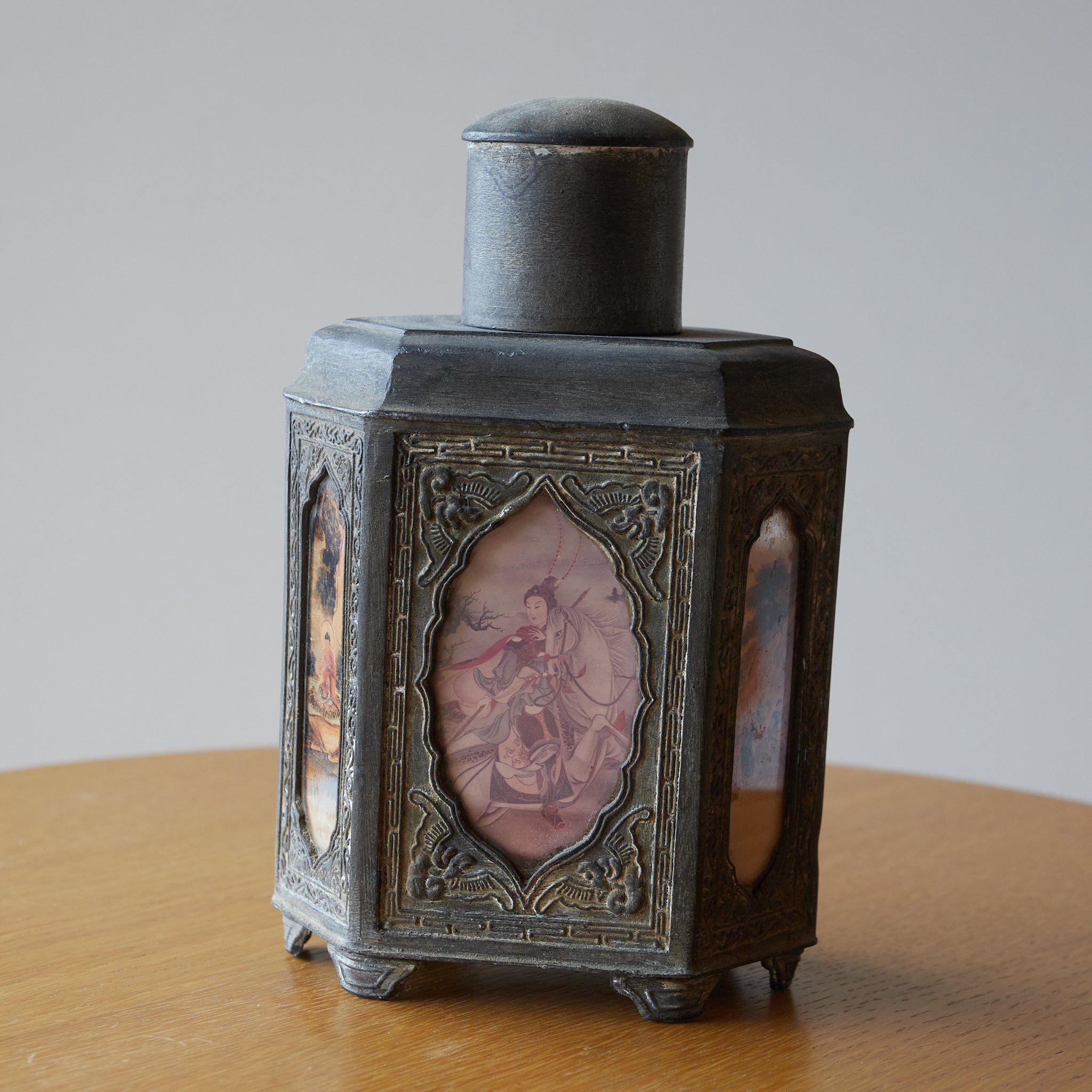 TARRO PARA TÉ DE ESTAÑO VIEJO, Dinastía Qing(1616–1911 d. C.)