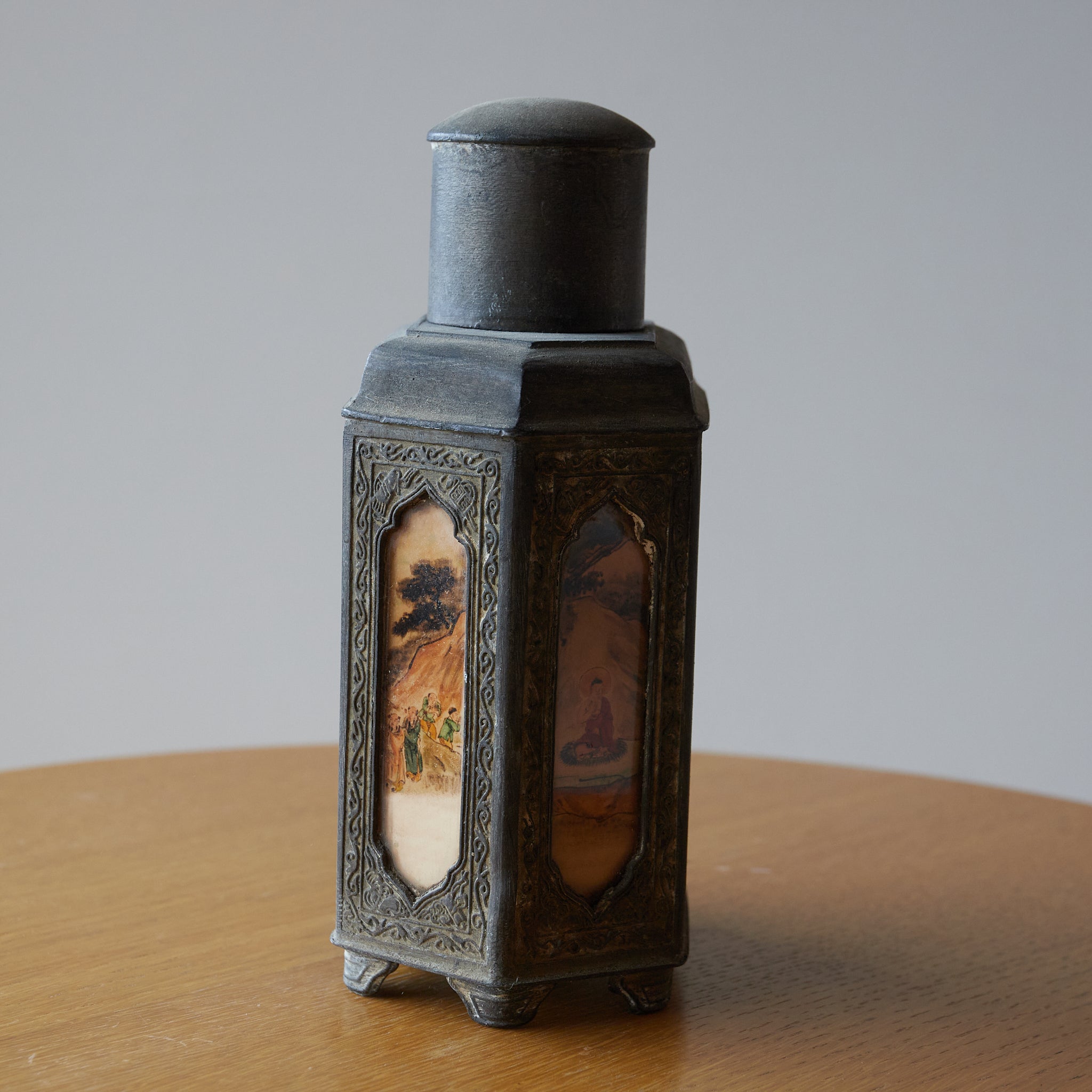 TARRO PARA TÉ DE ESTAÑO VIEJO, Dinastía Qing(1616–1911 d. C.)