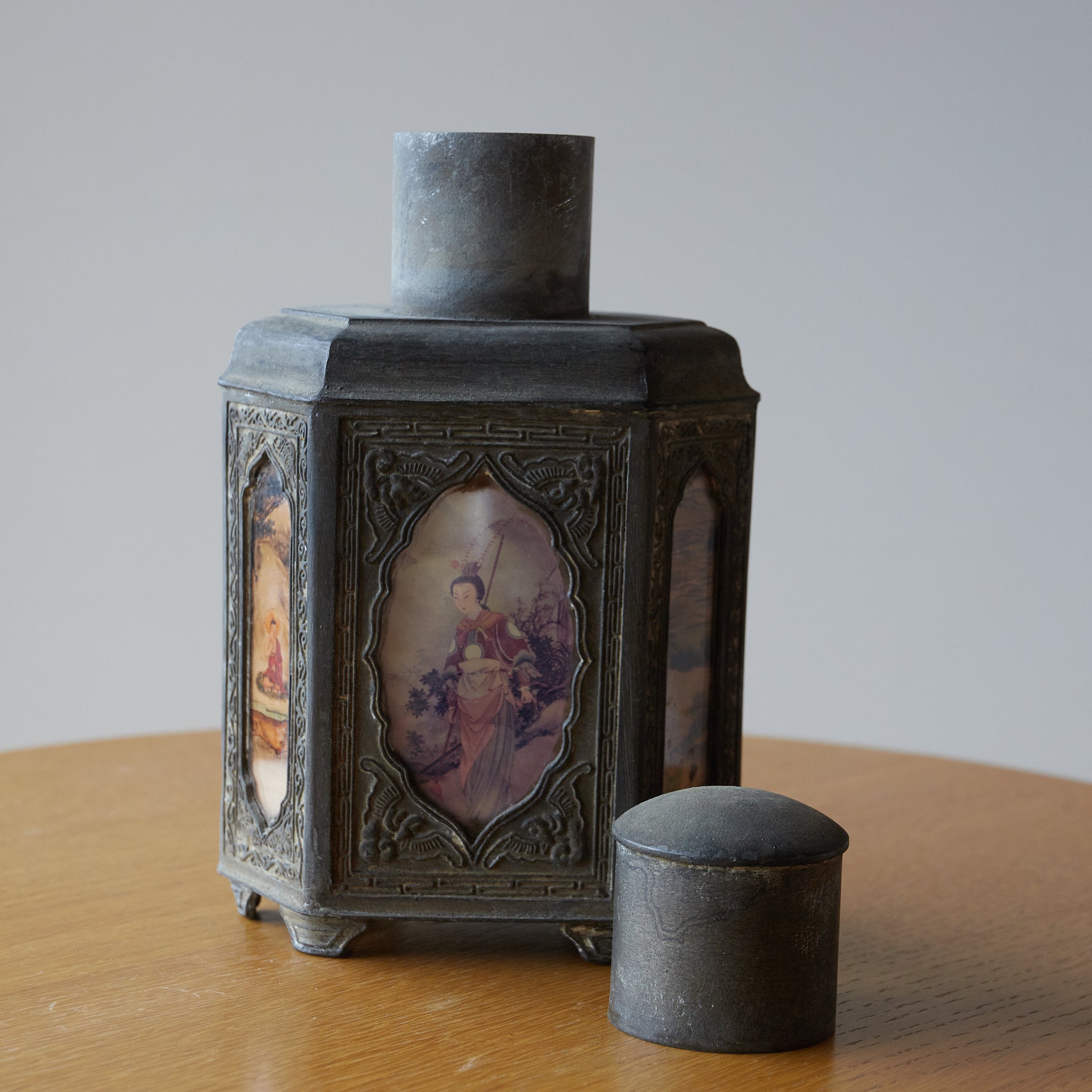 TARRO PARA TÉ DE ESTAÑO VIEJO, Dinastía Qing(1616–1911 d. C.)