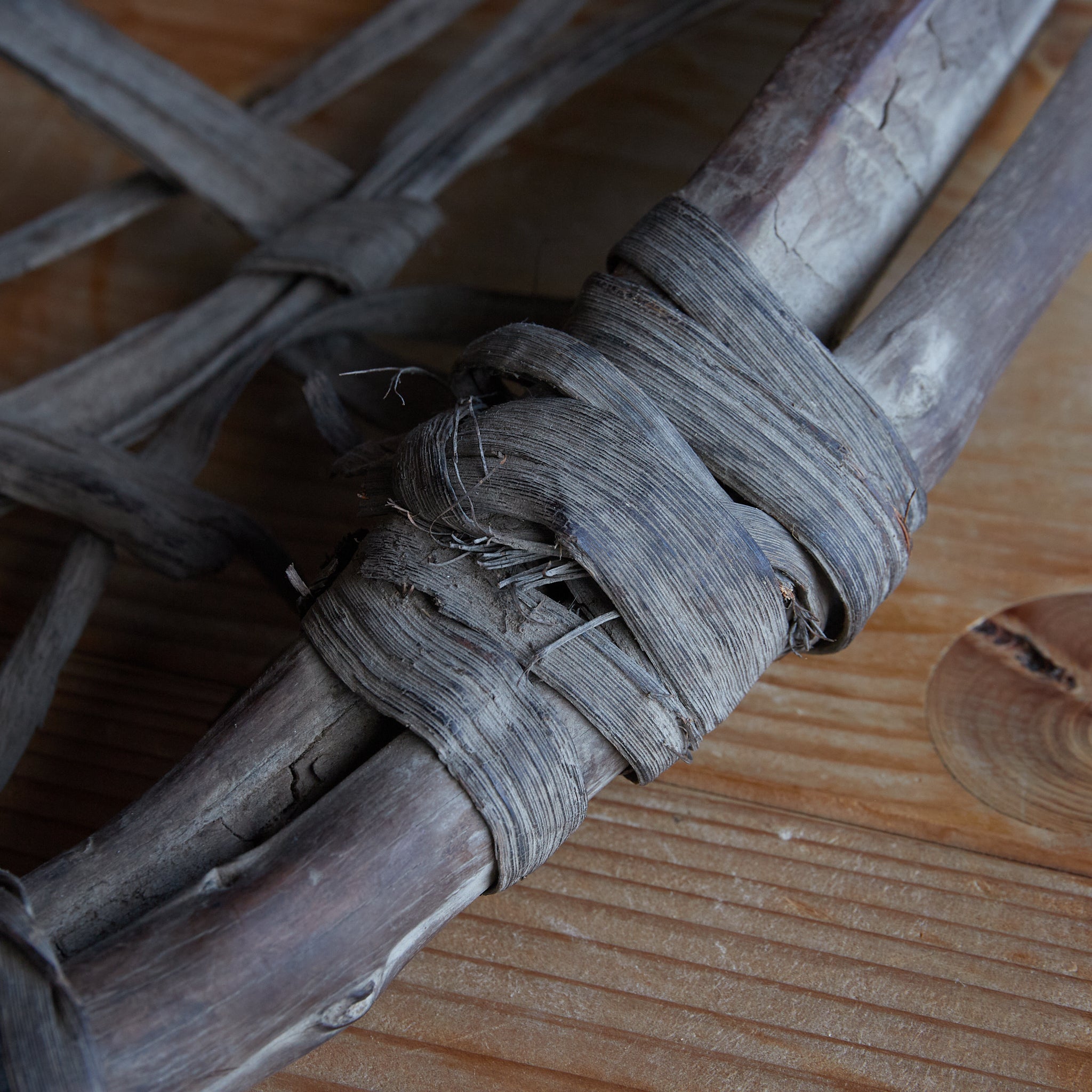 CESTA DE RED DE UVA SILVESTRE, Período Edo(1603–1867 d. C.)