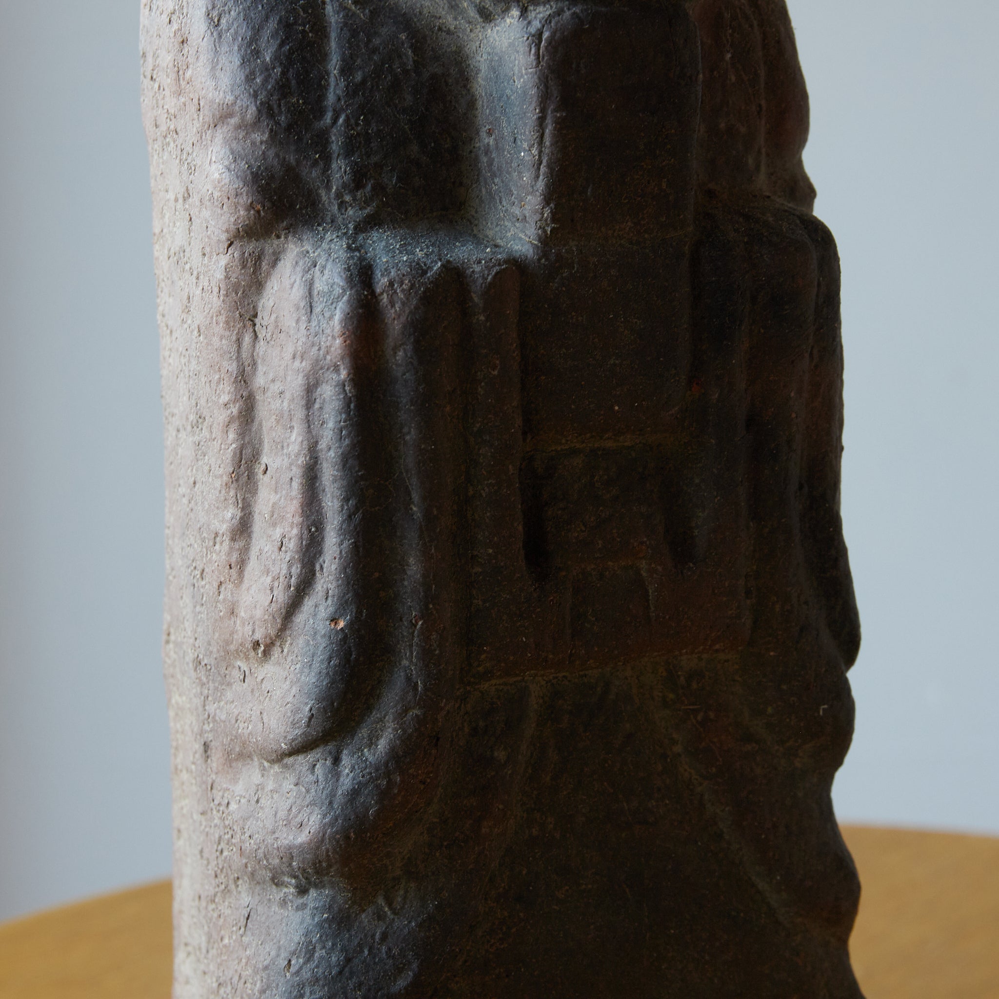 STATUE OF A LITERATUS, Sue-type Earthenware