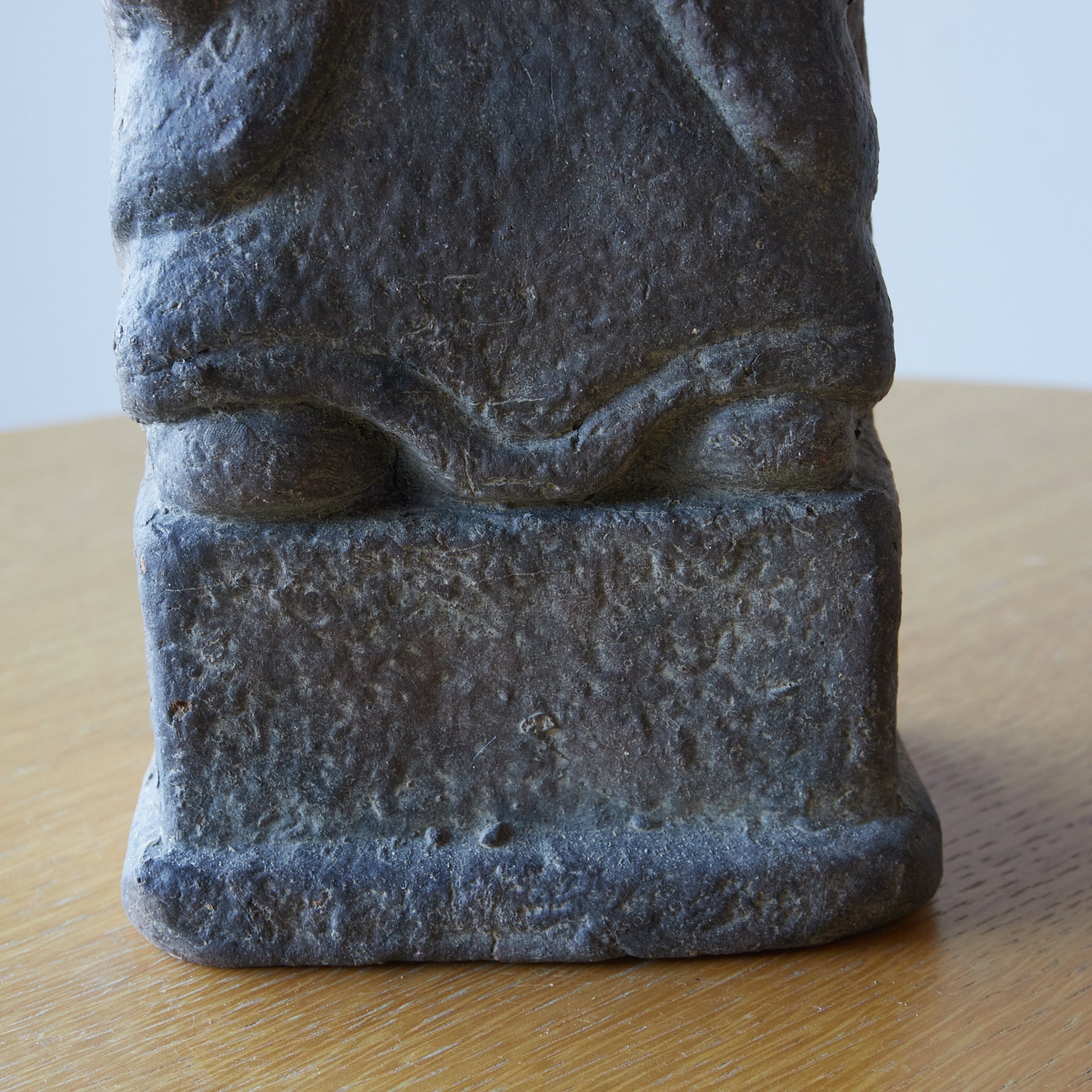 STATUE OF A LITERATUS, Sue-type Earthenware