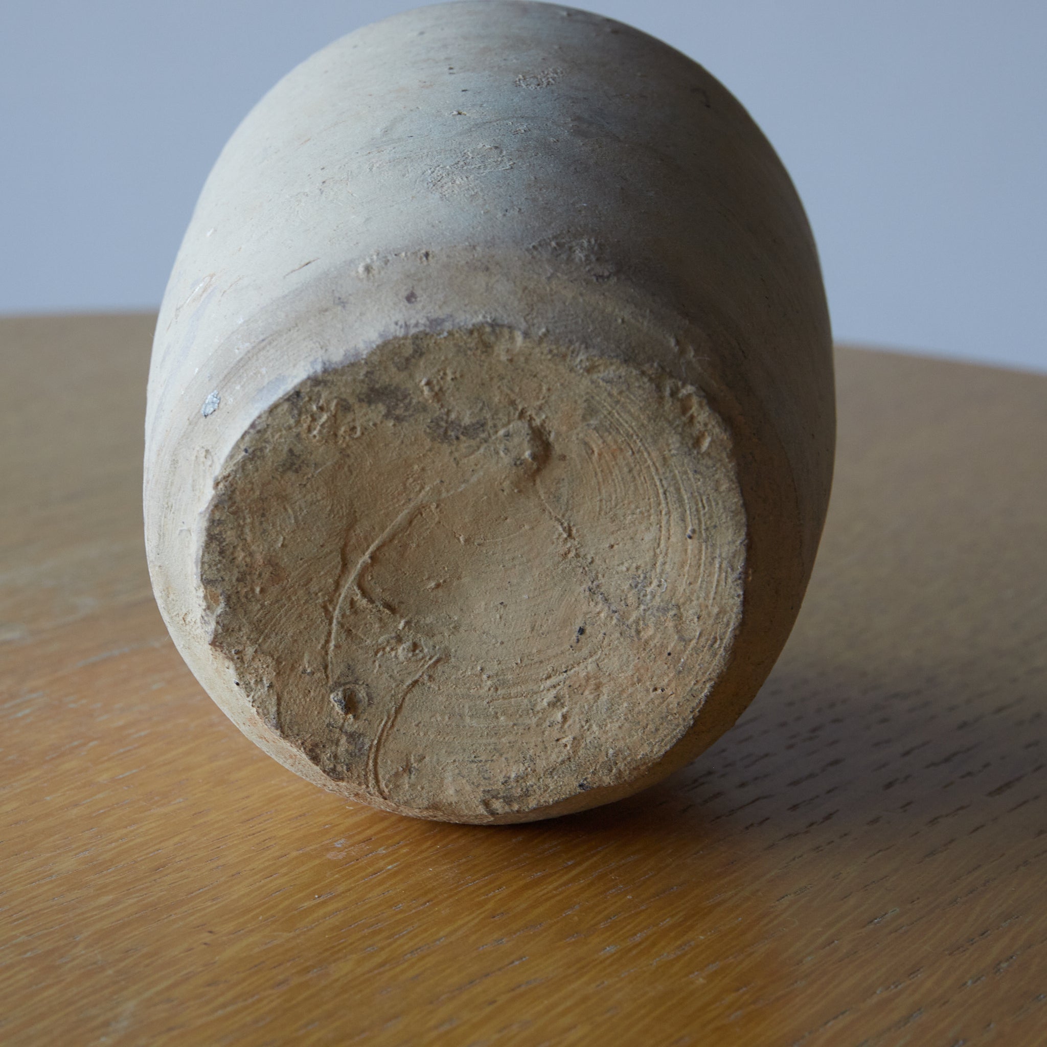 CUENCO / TUBO / TAZÓN DE TÉ, Loza de barro gris, proto-celadón, con caja de madera, Primavera y Reinos Combatientes(770–221 a. C.)