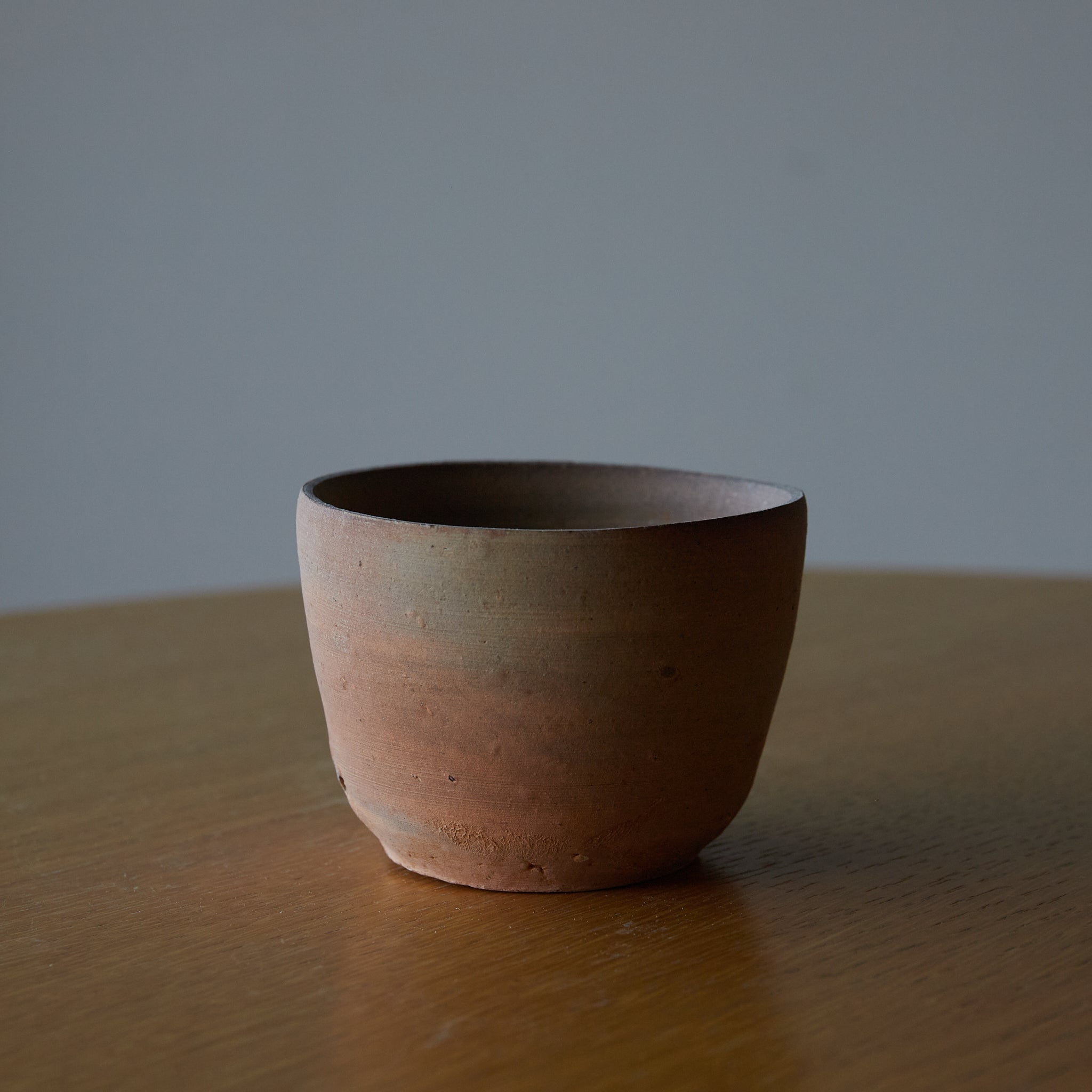CUENCO / TUBO / TAZÓN DE TÉ, Loza de barro gris, proto-celadón, c, Primavera y Reinos Combatientes(770–221 a. C.)