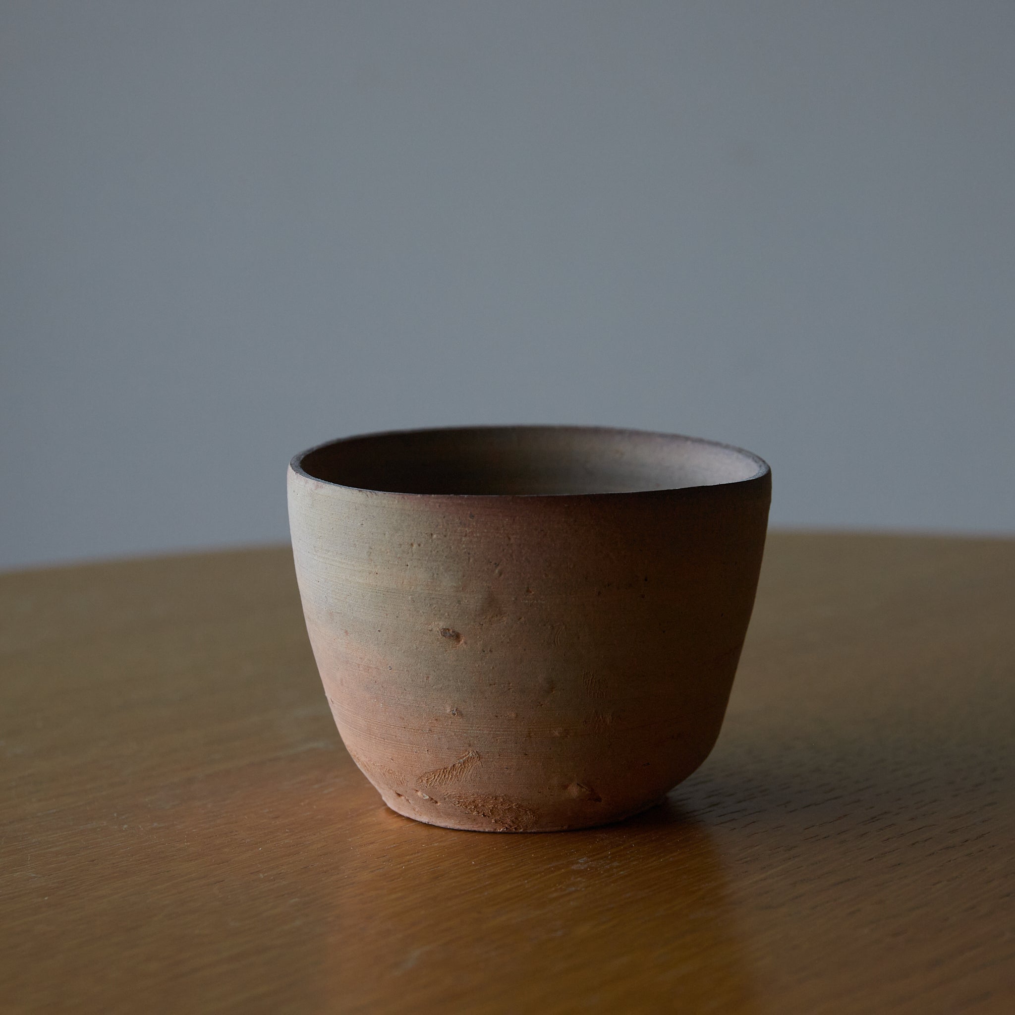 CUENCO / TUBO / TAZÓN DE TÉ, Loza de barro gris, proto-celadón, c, Primavera y Reinos Combatientes(770–221 a. C.)