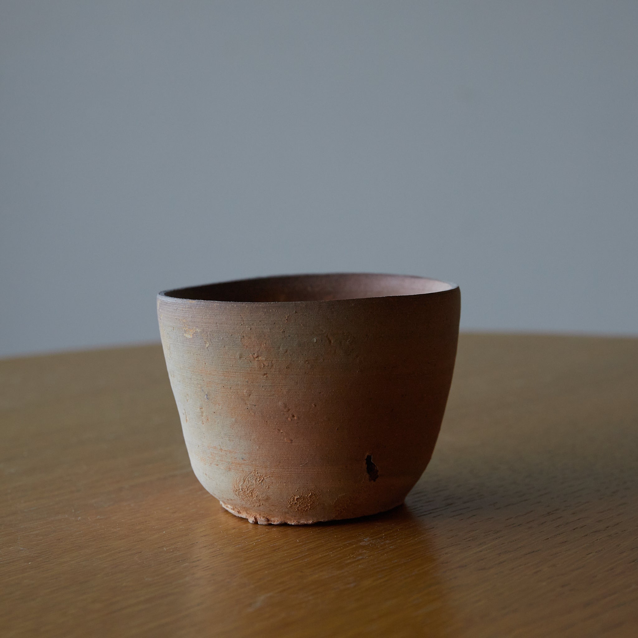 CUENCO / TUBO / TAZÓN DE TÉ, Loza de barro gris, proto-celadón, c, Primavera y Reinos Combatientes(770–221 a. C.)