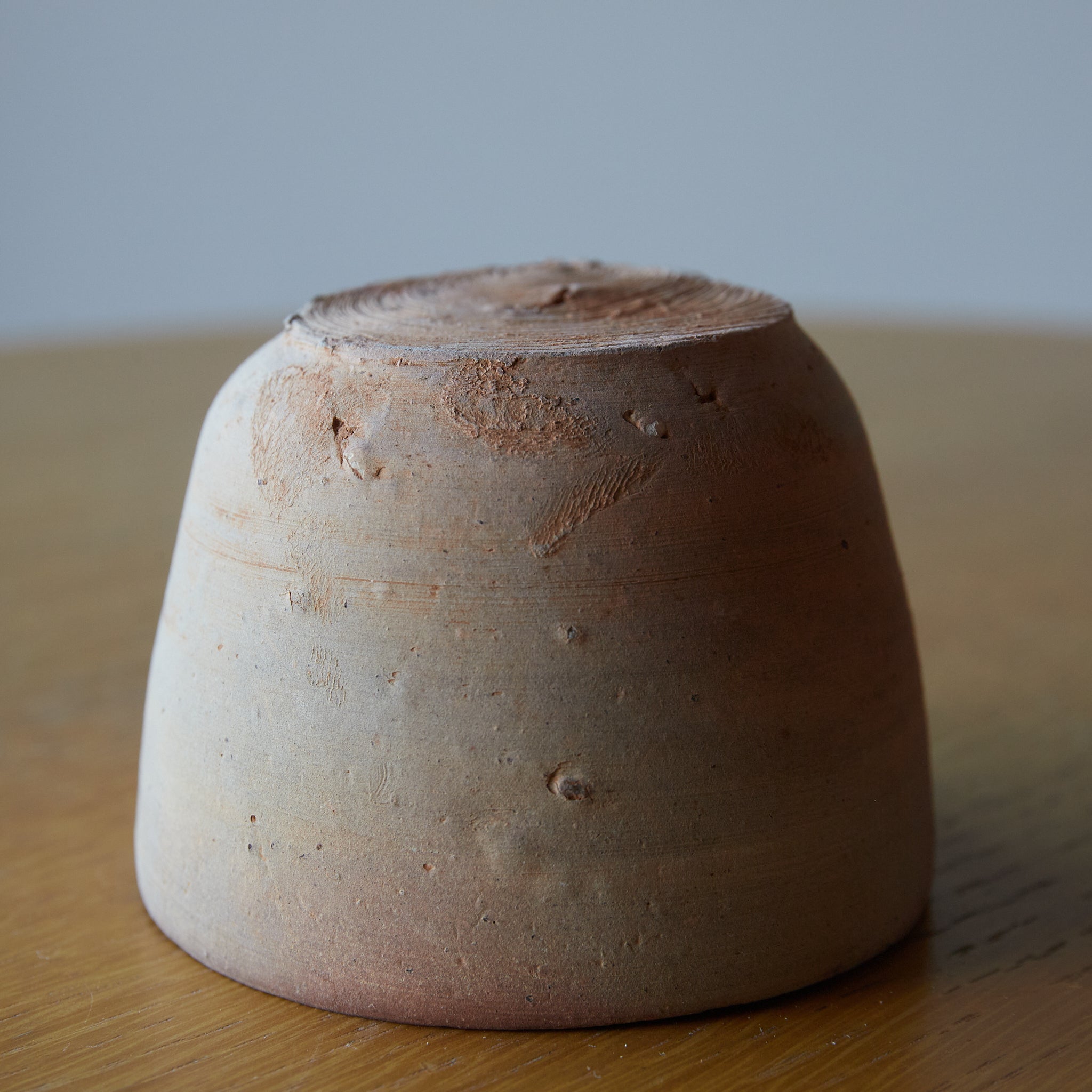 CUENCO / TUBO / TAZÓN DE TÉ, Loza de barro gris, proto-celadón, c, Primavera y Reinos Combatientes(770–221 a. C.)