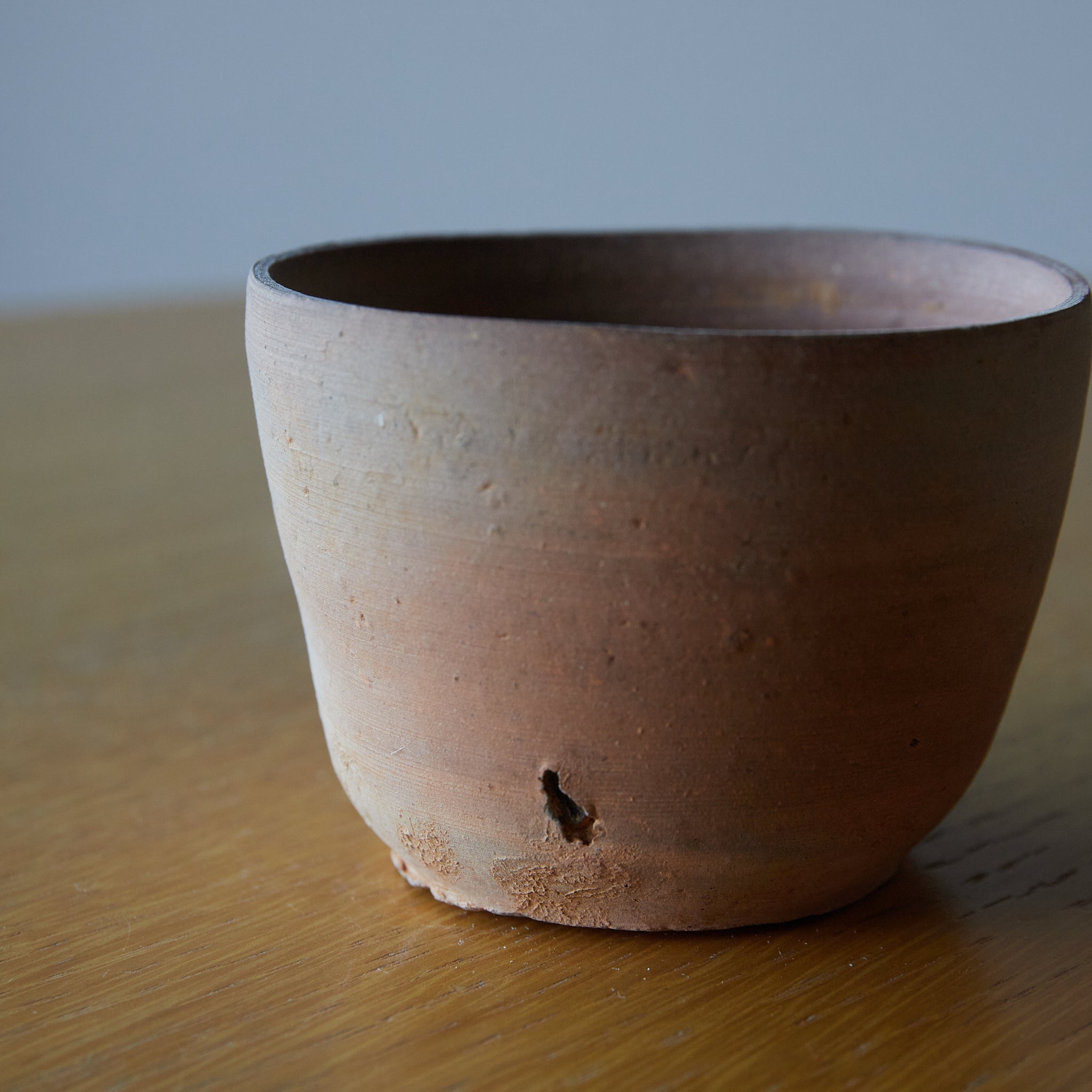 CUENCO / TUBO / TAZÓN DE TÉ, Loza de barro gris, proto-celadón, c, Primavera y Reinos Combatientes(770–221 a. C.)