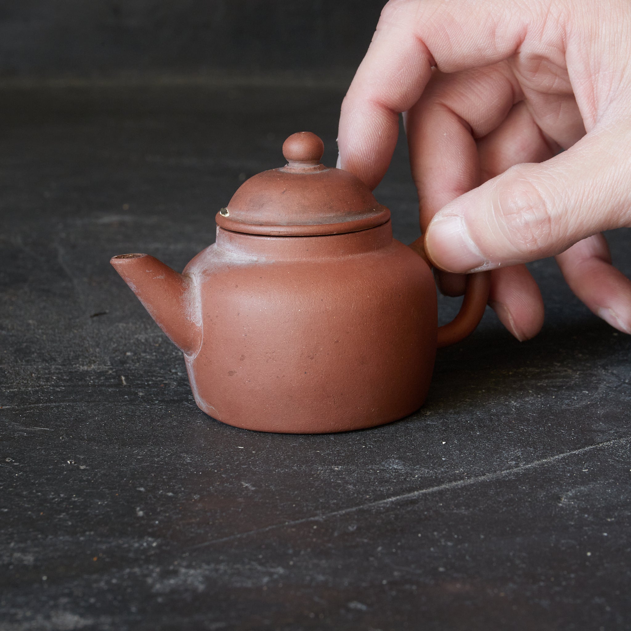 TETERA, marca en la base, con caja de madera, Dinastía Qing(1616–1911 d. C.)