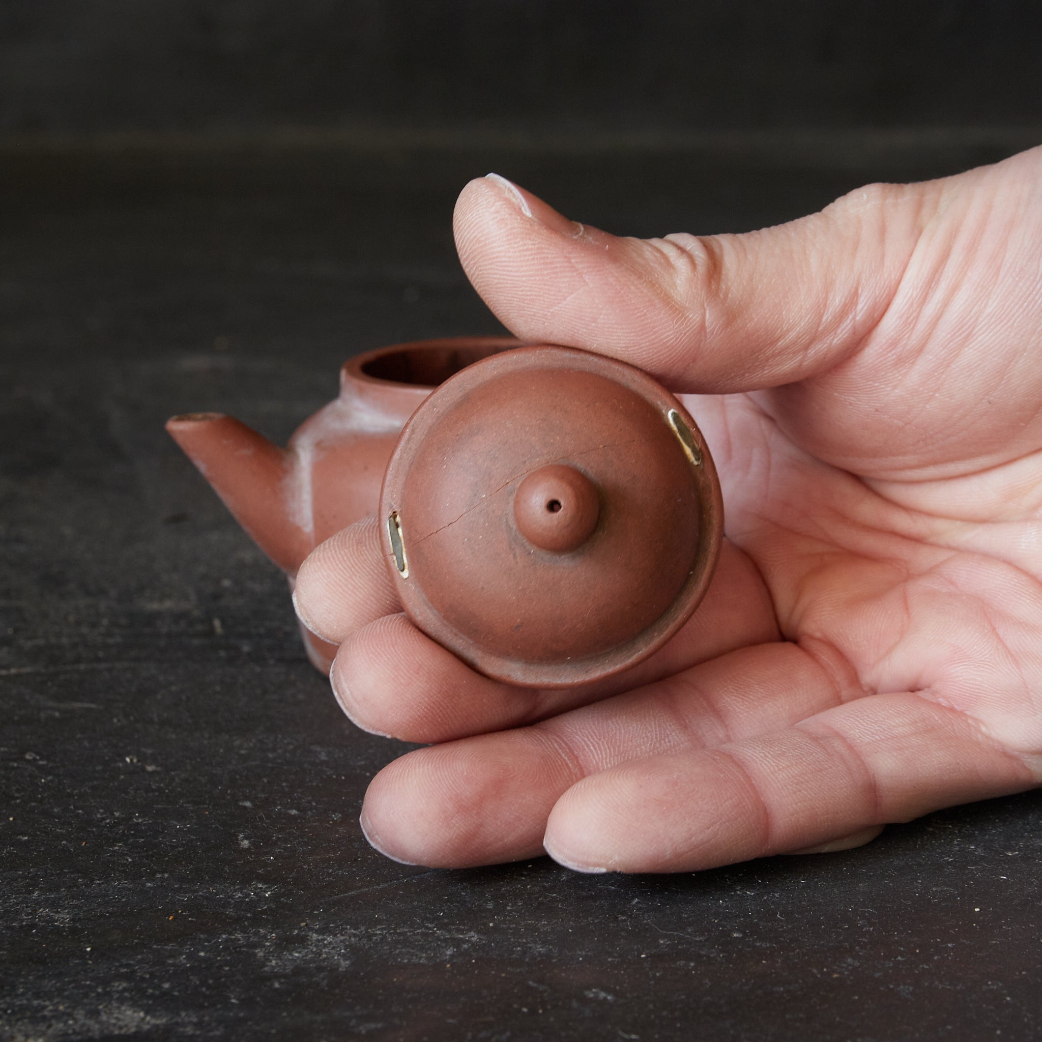 TETERA, marca en la base, con caja de madera, Dinastía Qing(1616–1911 d. C.)
