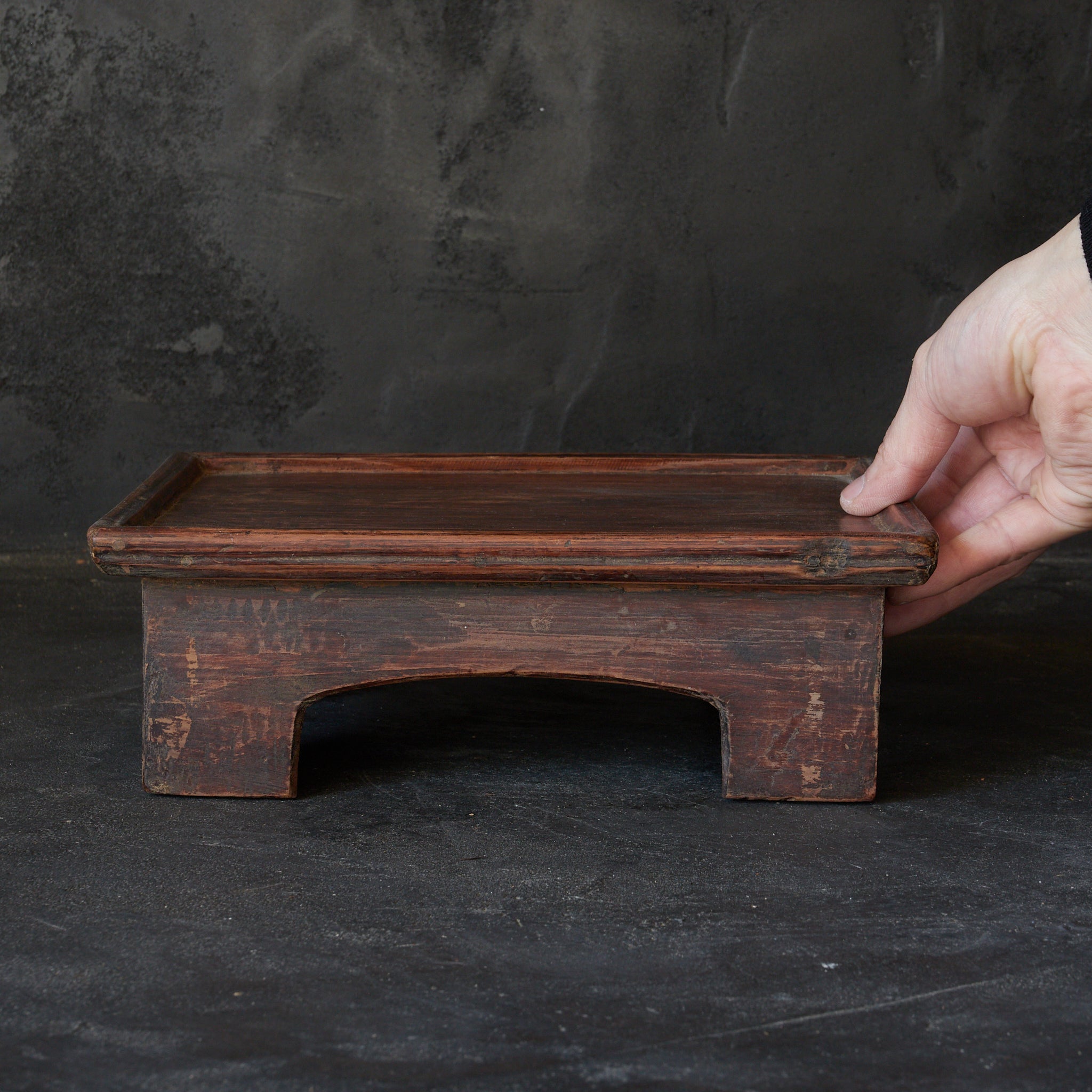 SOPORTE PARA OFRENDAS DE MADERA, b, Dinastía Joseon(1392–1897 d. C.)