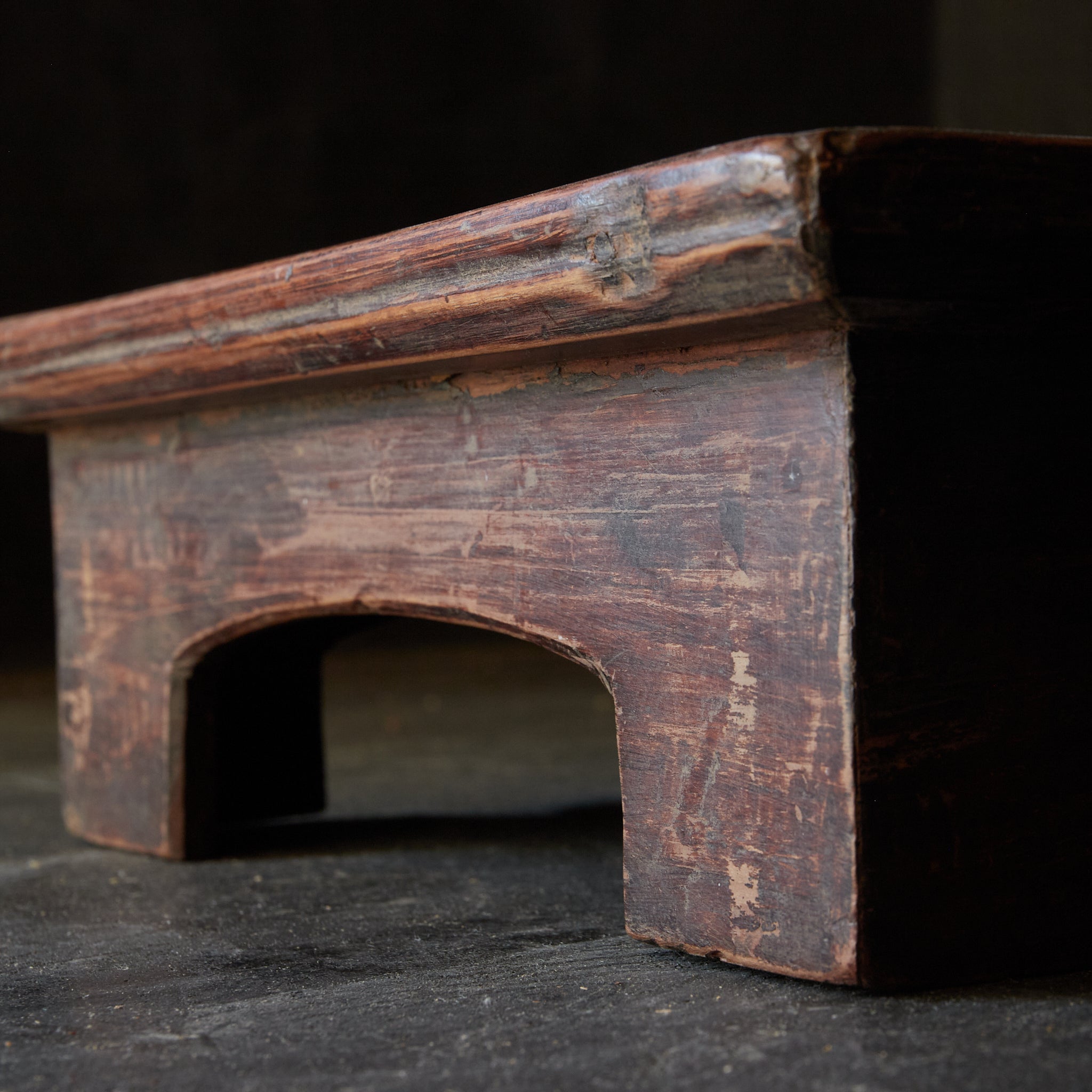 SOPORTE PARA OFRENDAS DE MADERA, b, Dinastía Joseon(1392–1897 d. C.)
