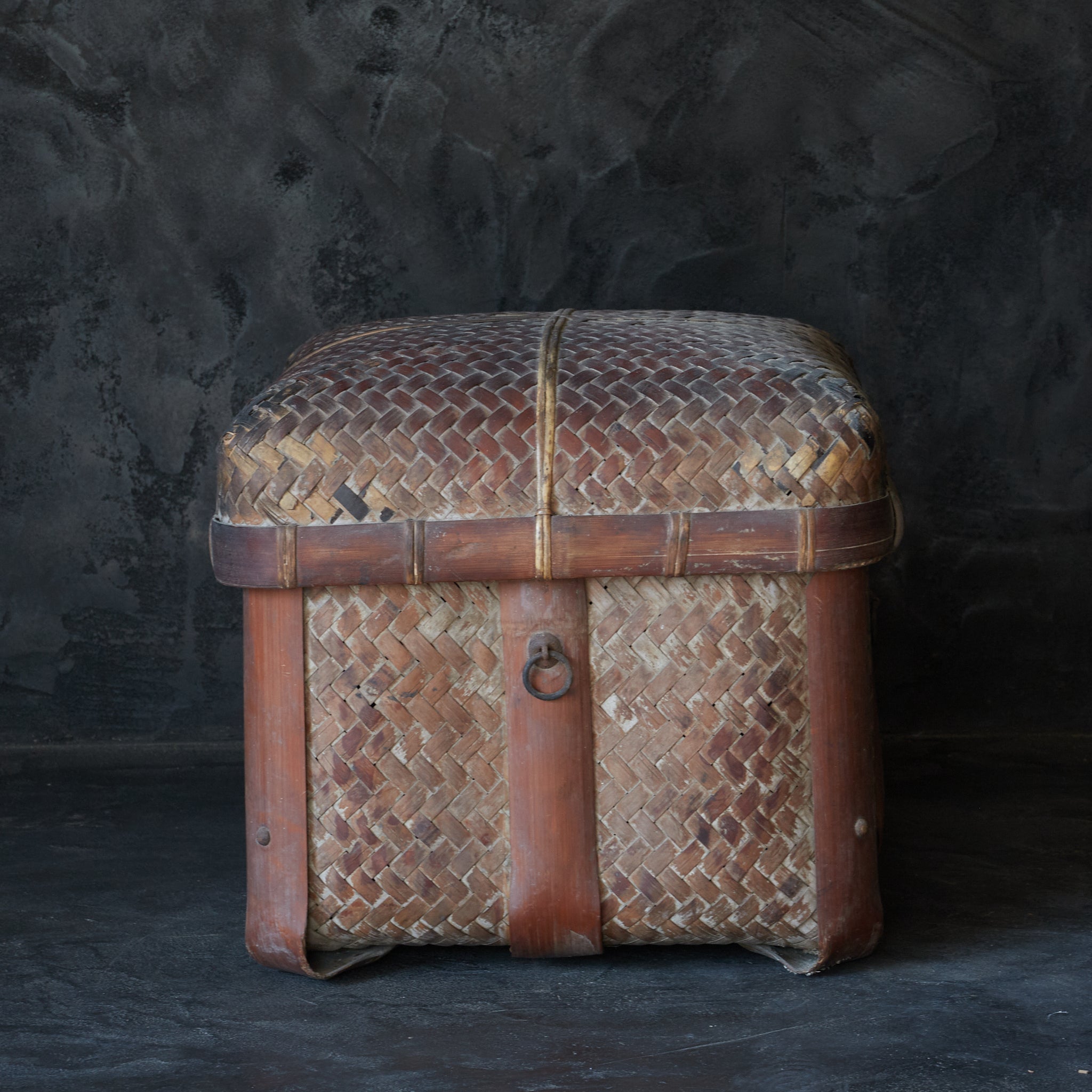 LARGE KUDZU BASKET / TEA BOX, Edo–Meiji Period(1603–1912CE)