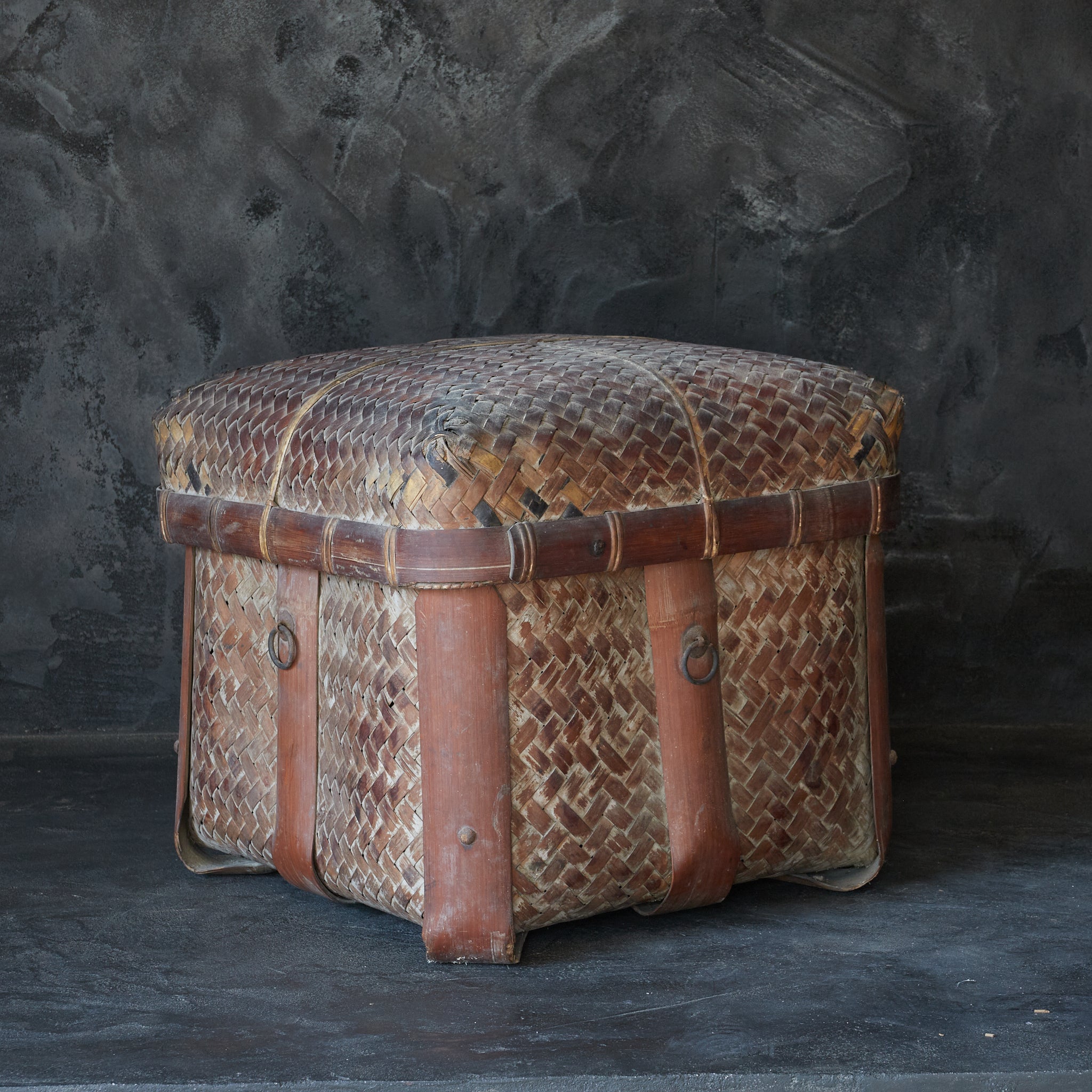 LARGE KUDZU BASKET / TEA BOX, Edo–Meiji Period(1603–1912CE)