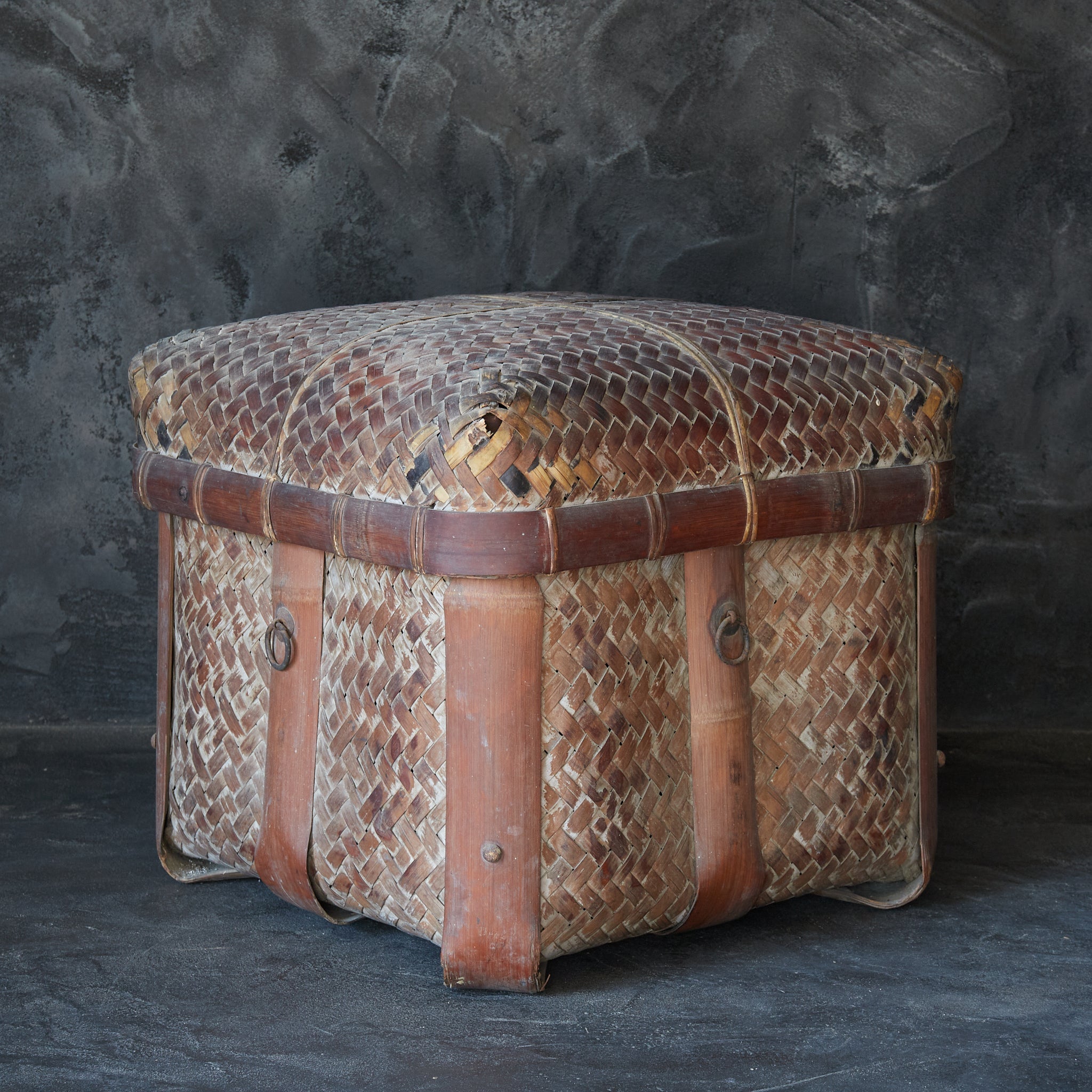 LARGE KUDZU BASKET / TEA BOX, Edo–Meiji Period(1603–1912CE)