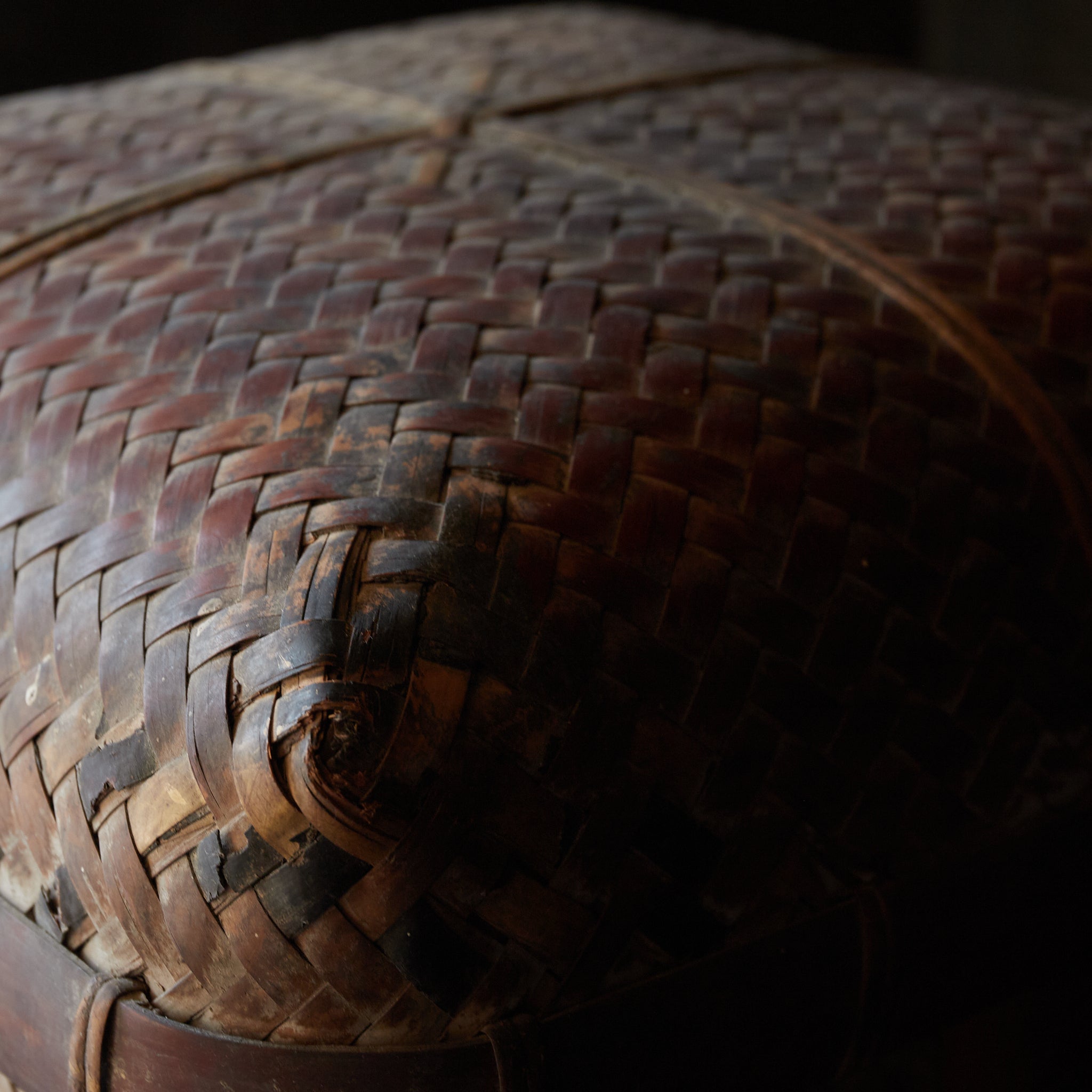 LARGE KUDZU BASKET / TEA BOX, Edo–Meiji Period(1603–1912CE)