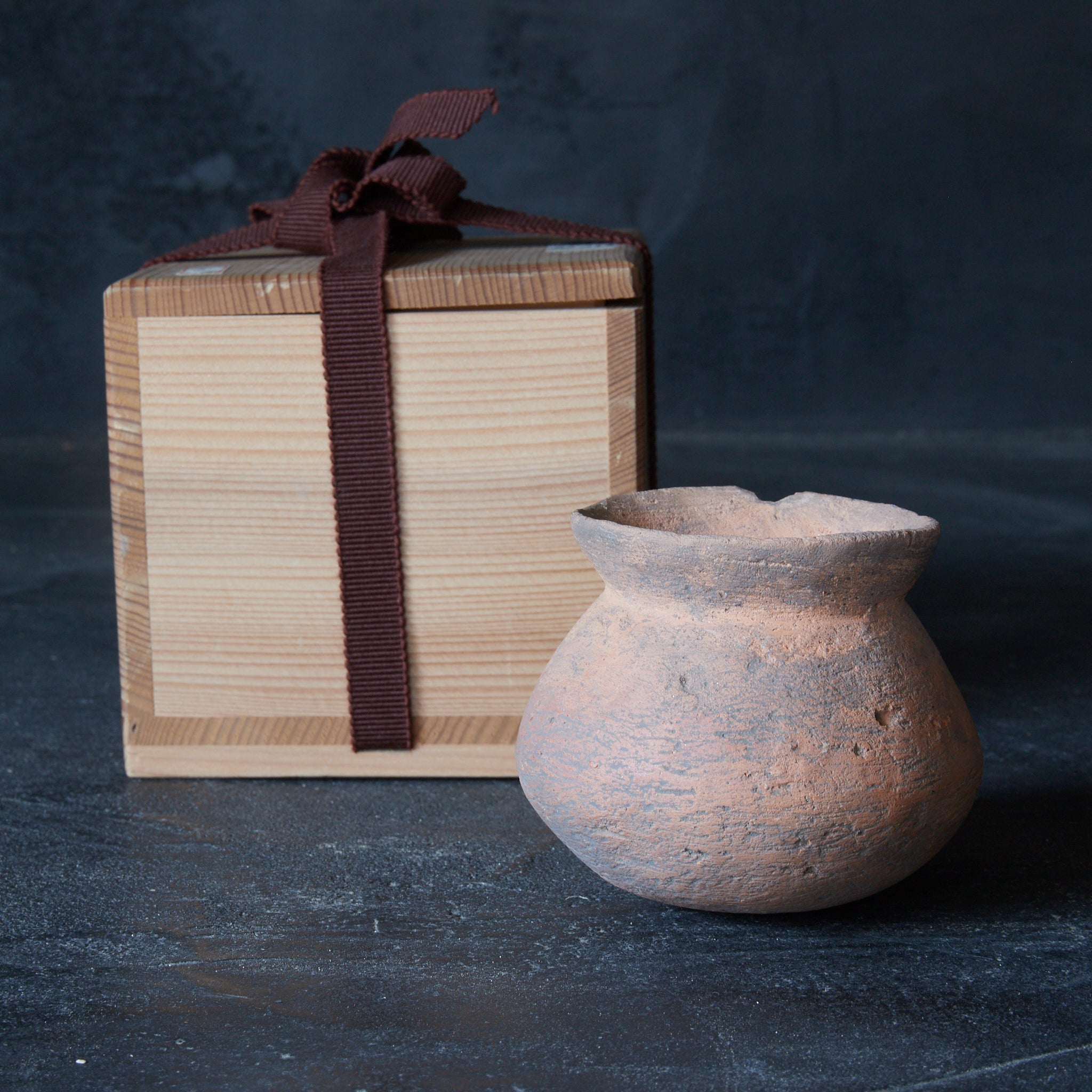 弥生時代 坩形土器 木箱付(300 BCE–250 CE)
