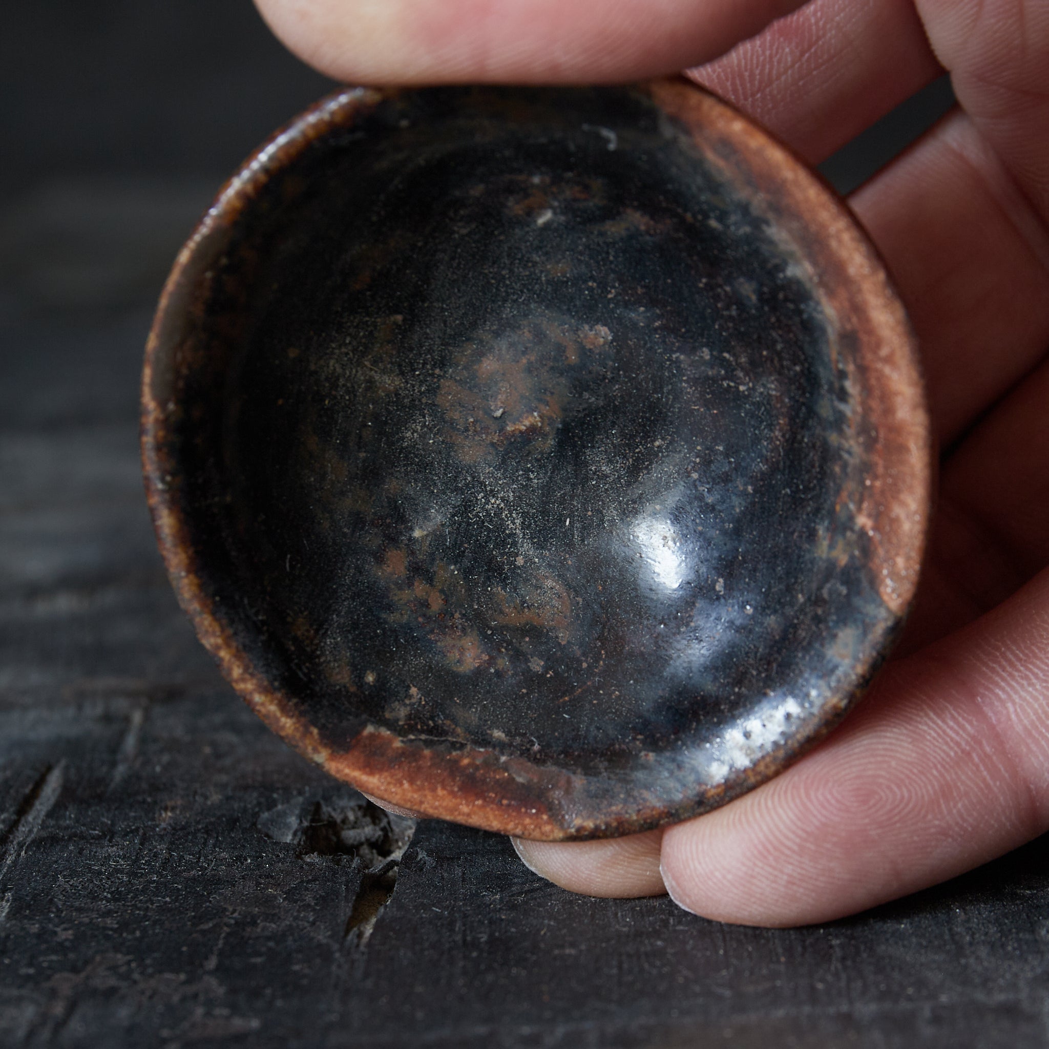 SAKE-BECHER, Braun glasiert, Khmer-Dynastie, Mittelalter(12.–16. Jahrhundert)