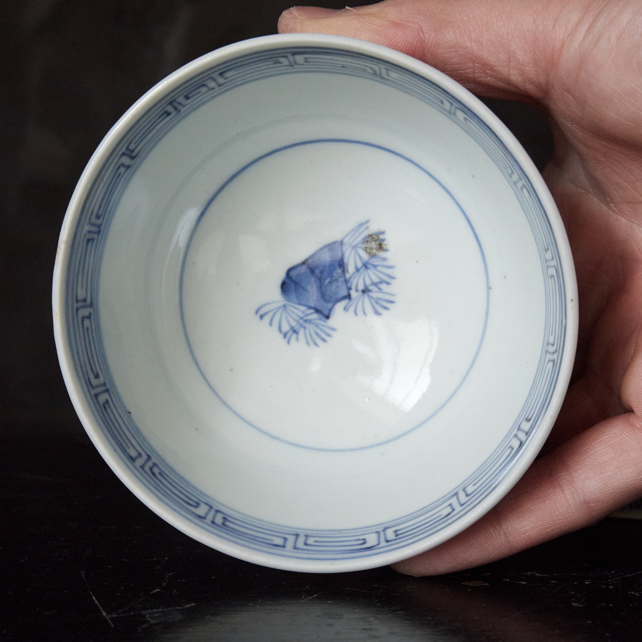 LIDDED TEA BOWL, Imari, with underglaze blue fish design, set of 5, Edo Period(1603–1867CE)