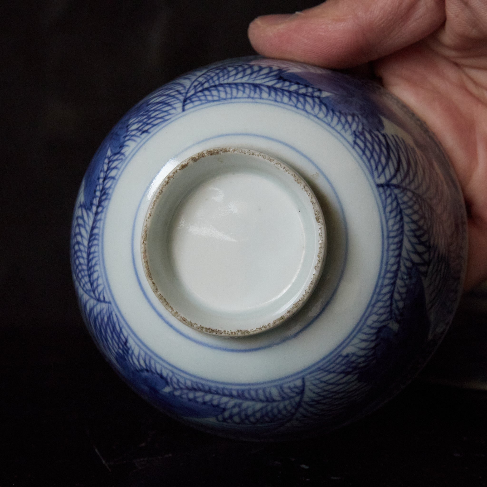LIDDED TEA BOWL, Imari, with underglaze blue fish design, set of 5, Edo Period(1603–1867CE)