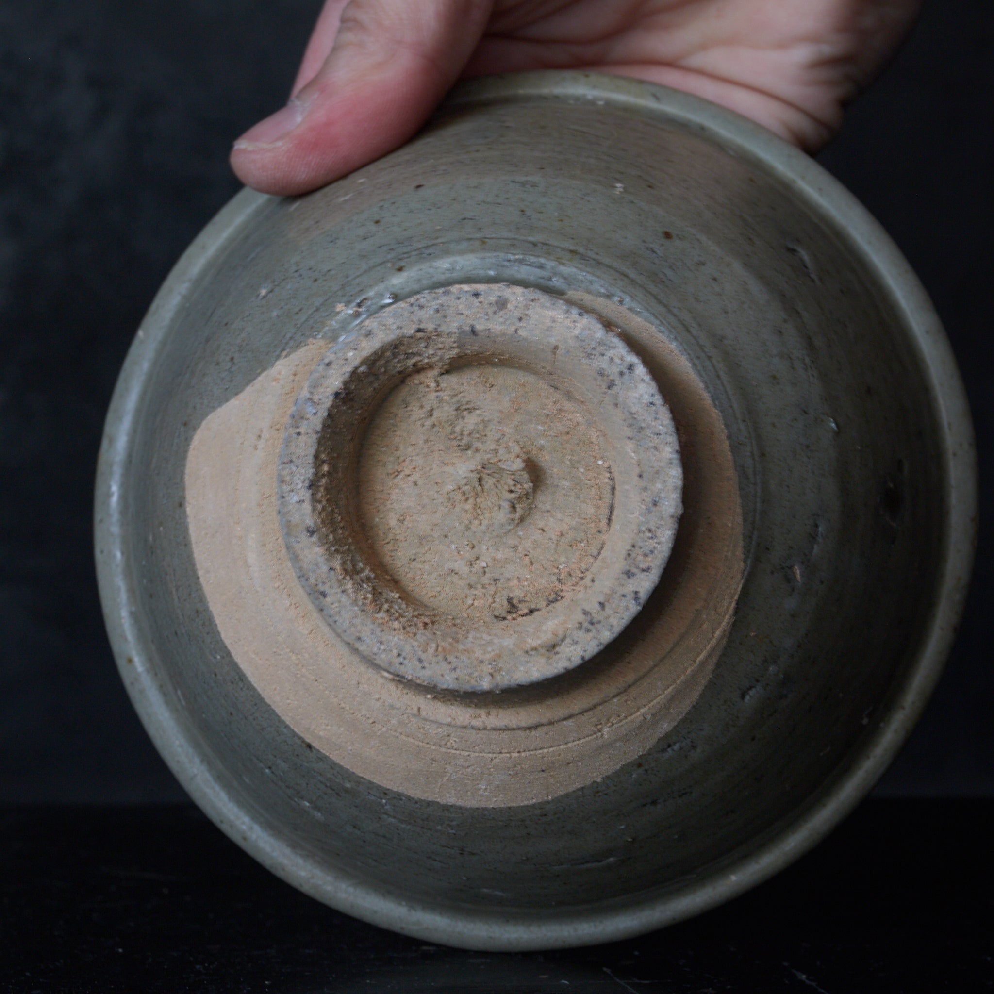 TAZÓN DE TÉ, horno Longquan, celadón, Dinastía Song–Yuan(960–1368 d. C.)