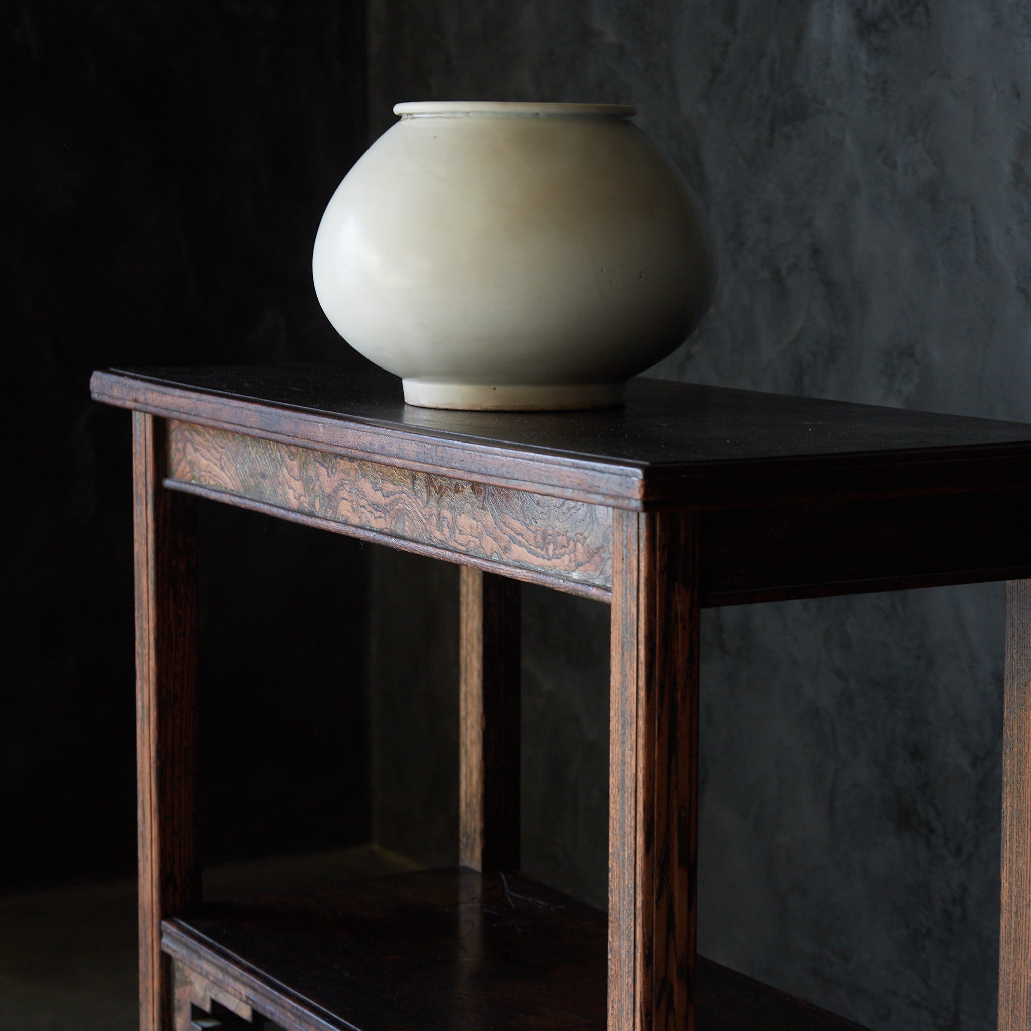 PRECIOUS WOOD DISPLAY CABINET, Qing Dynasty(1616–1911CE)