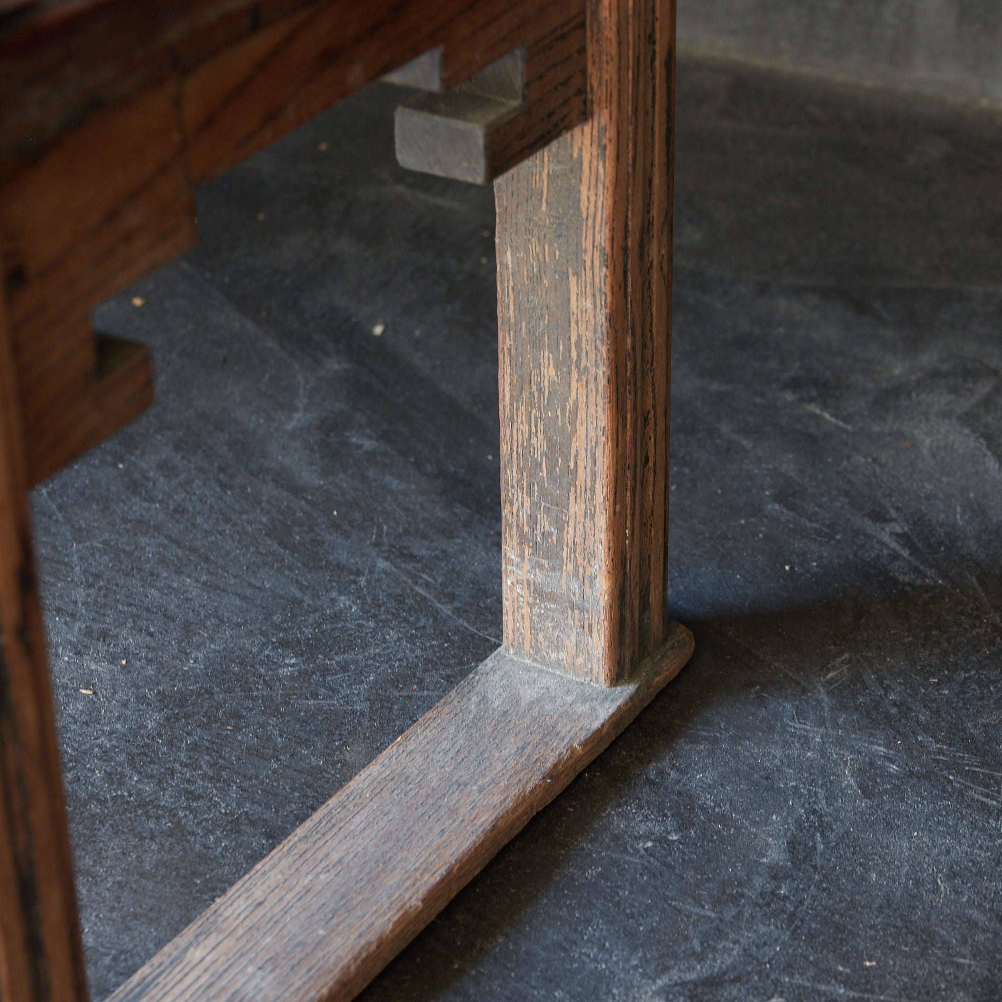 PRECIOUS WOOD DISPLAY CABINET, Qing Dynasty(1616–1911CE)