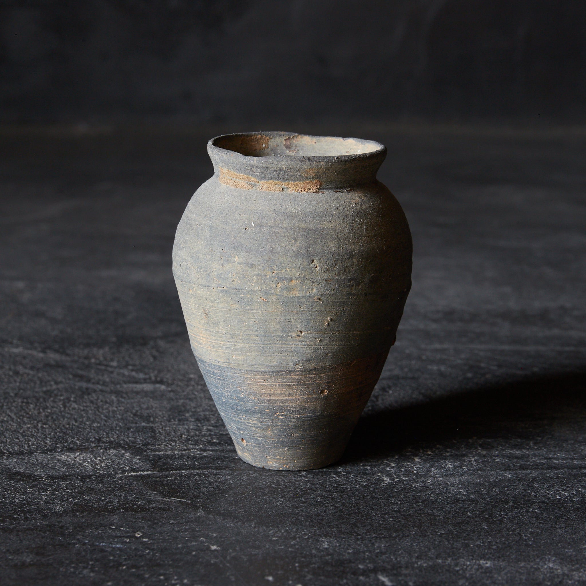 JARRA PEQUEÑA, Loza de barro gris, Mitate(lata de té), Dinastía Song(960–1279 d. C.)