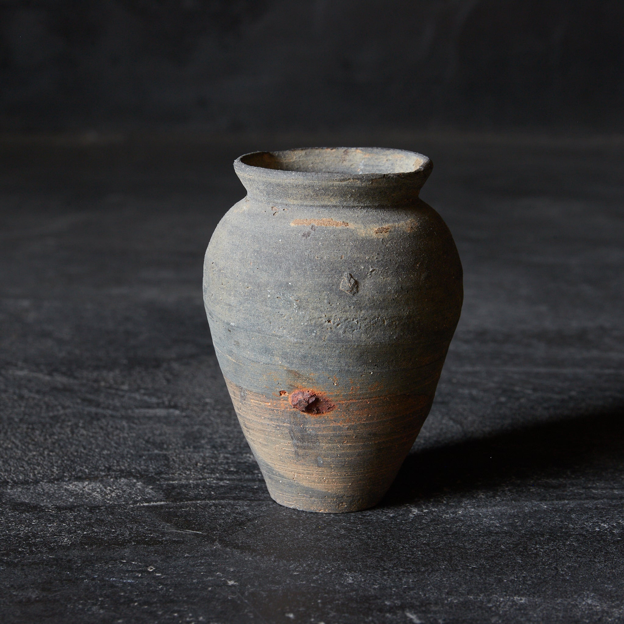 JARRA PEQUEÑA, Loza de barro gris, Mitate(lata de té), Dinastía Song(960–1279 d. C.)