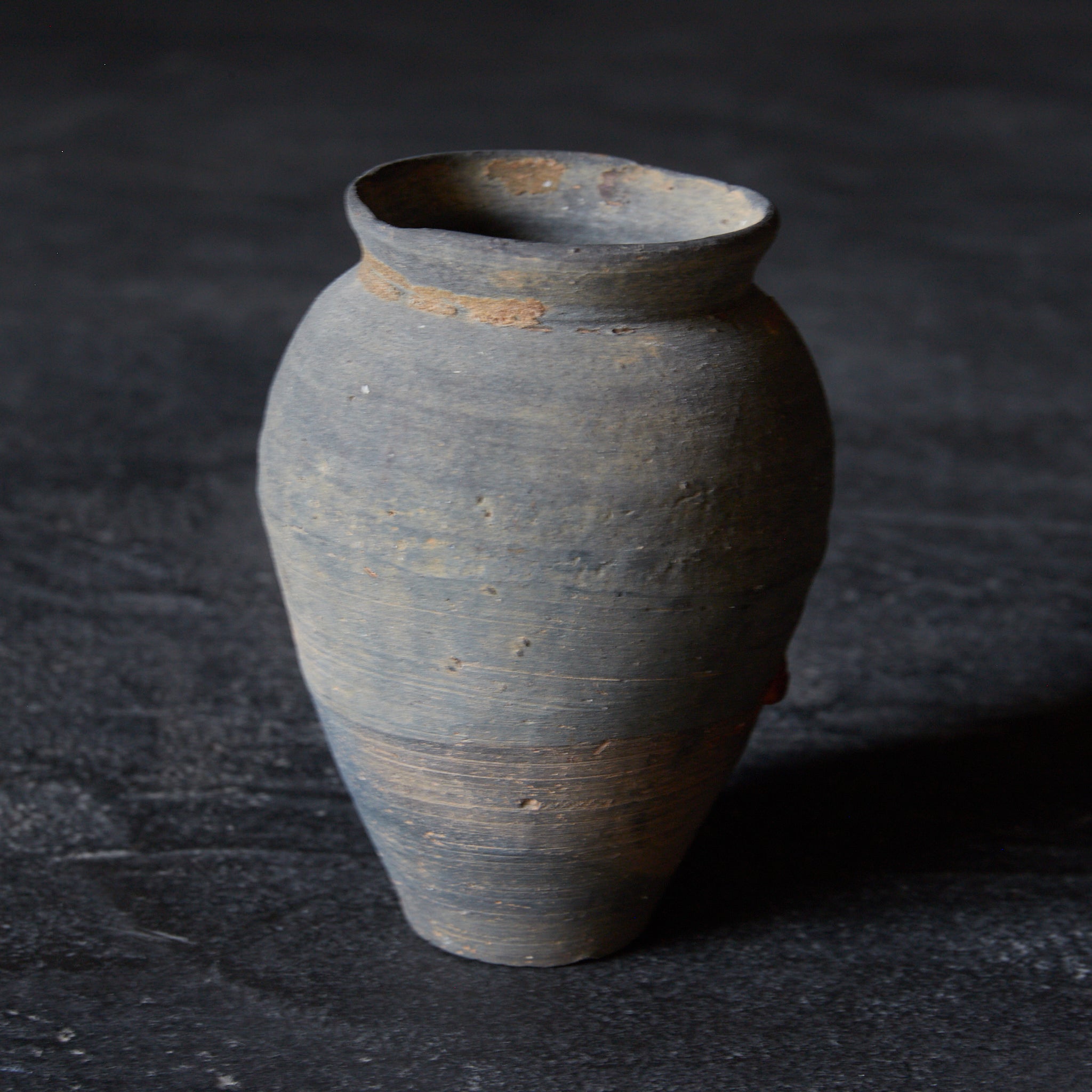 JARRA PEQUEÑA, Loza de barro gris, Mitate(lata de té), Dinastía Song(960–1279 d. C.)
