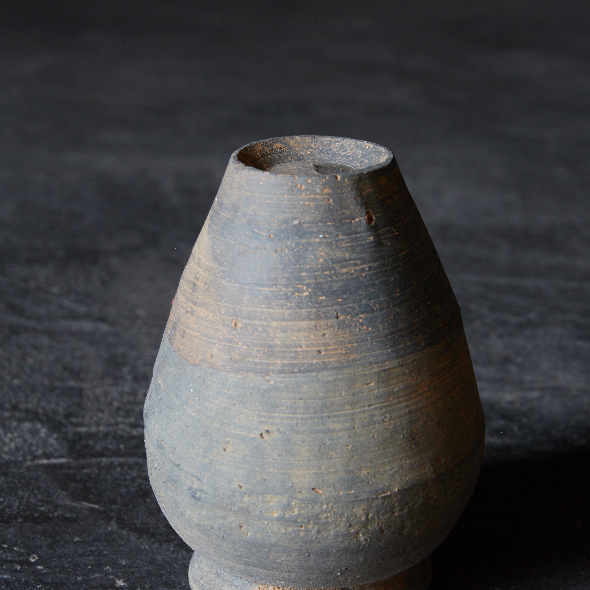 JARRA PEQUEÑA, Loza de barro gris, Mitate(lata de té), Dinastía Song(960–1279 d. C.)