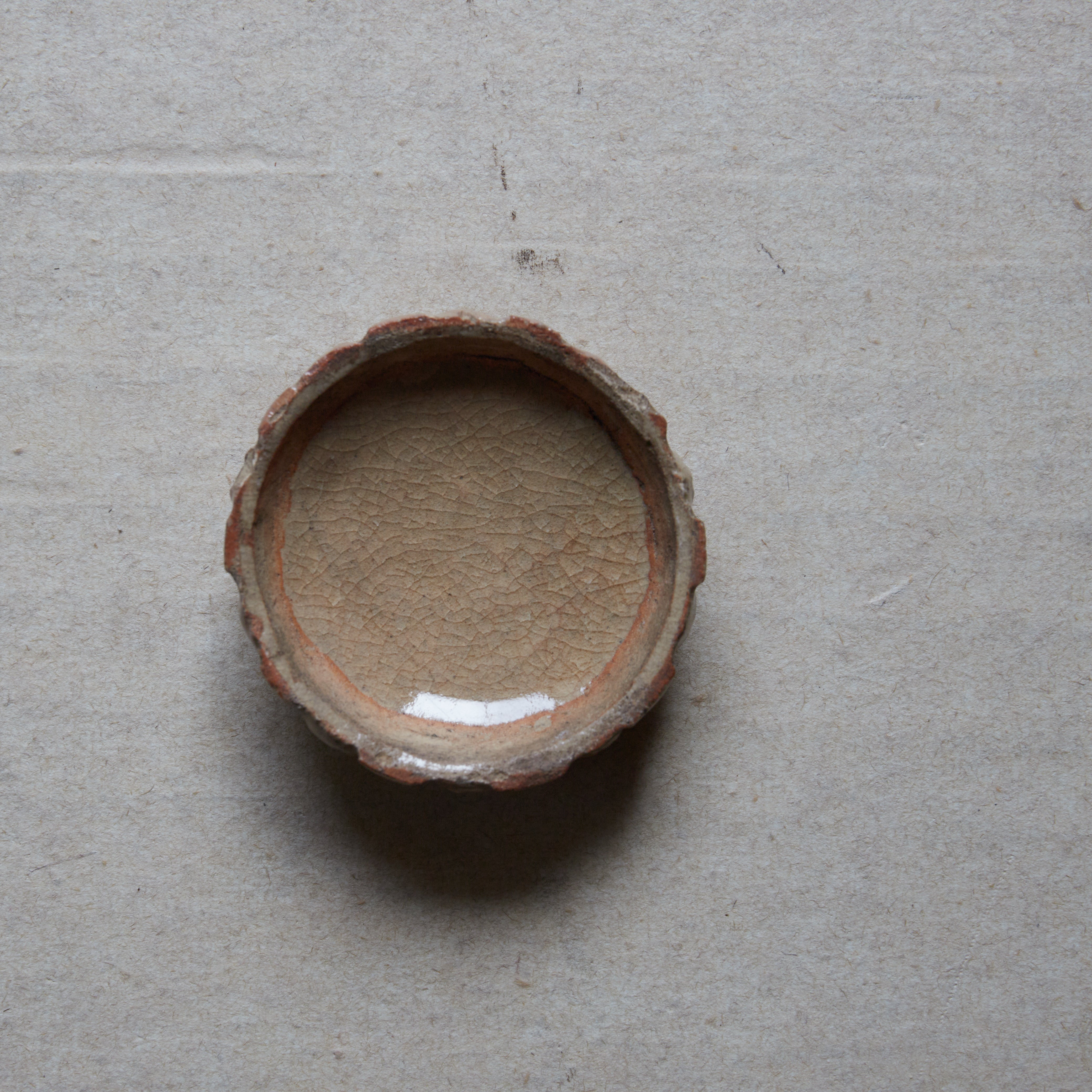 INCENSE CONTAINER, Ko-Hagi, ash-glazed, with scrollwork design, hidden christian, marked with a cross, Edo Period(1603–1867CE)