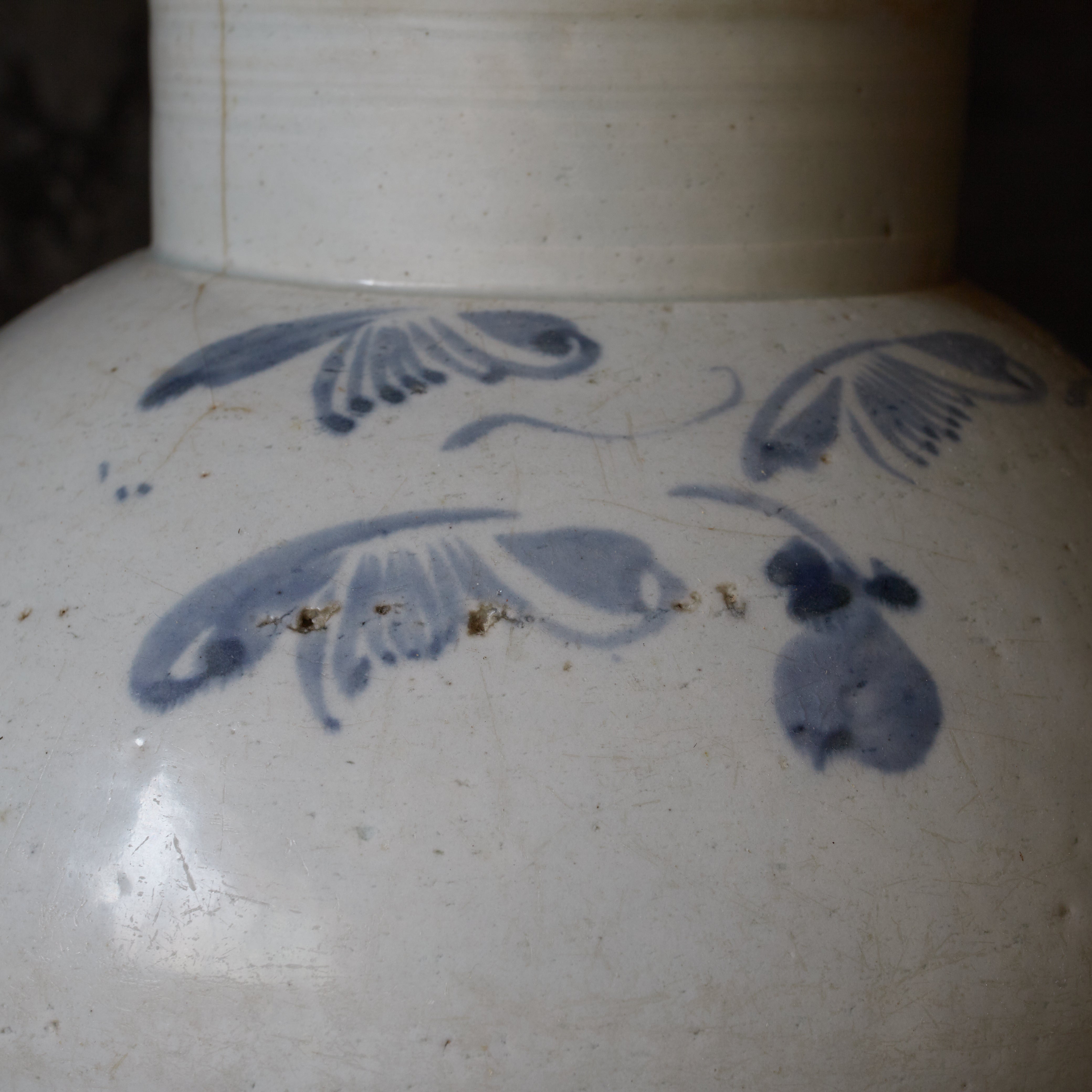 GEFÄSS, Blau-weißes Porzellan mit grasmuster, Joseon-Dynastie(1392–1897 n. Chr.)